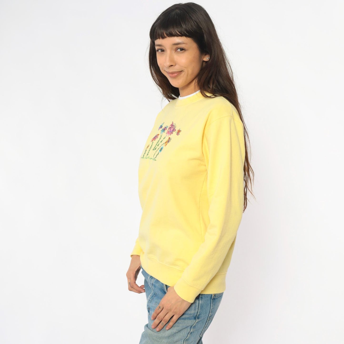 90s Yellow Floral Embroidered Sweatshirt Butterfly Garden Crewneck Medium M
