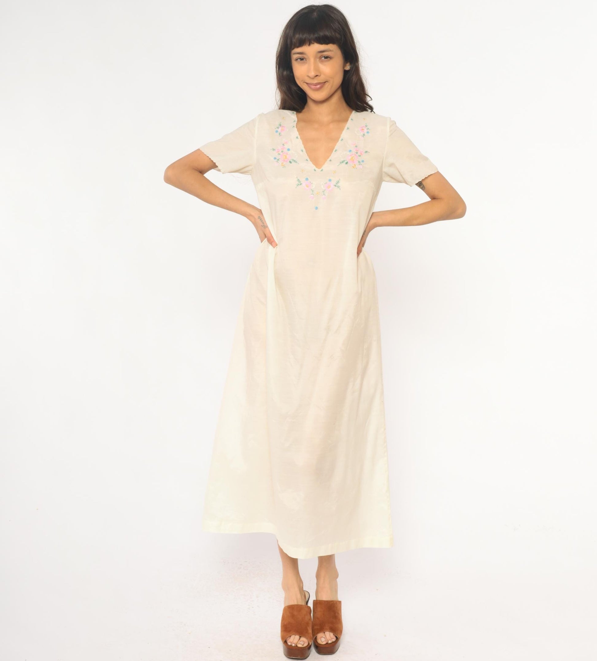 70s Cream Embroidered Floral Maxi Dress V-Neck Short Sleeve Small S