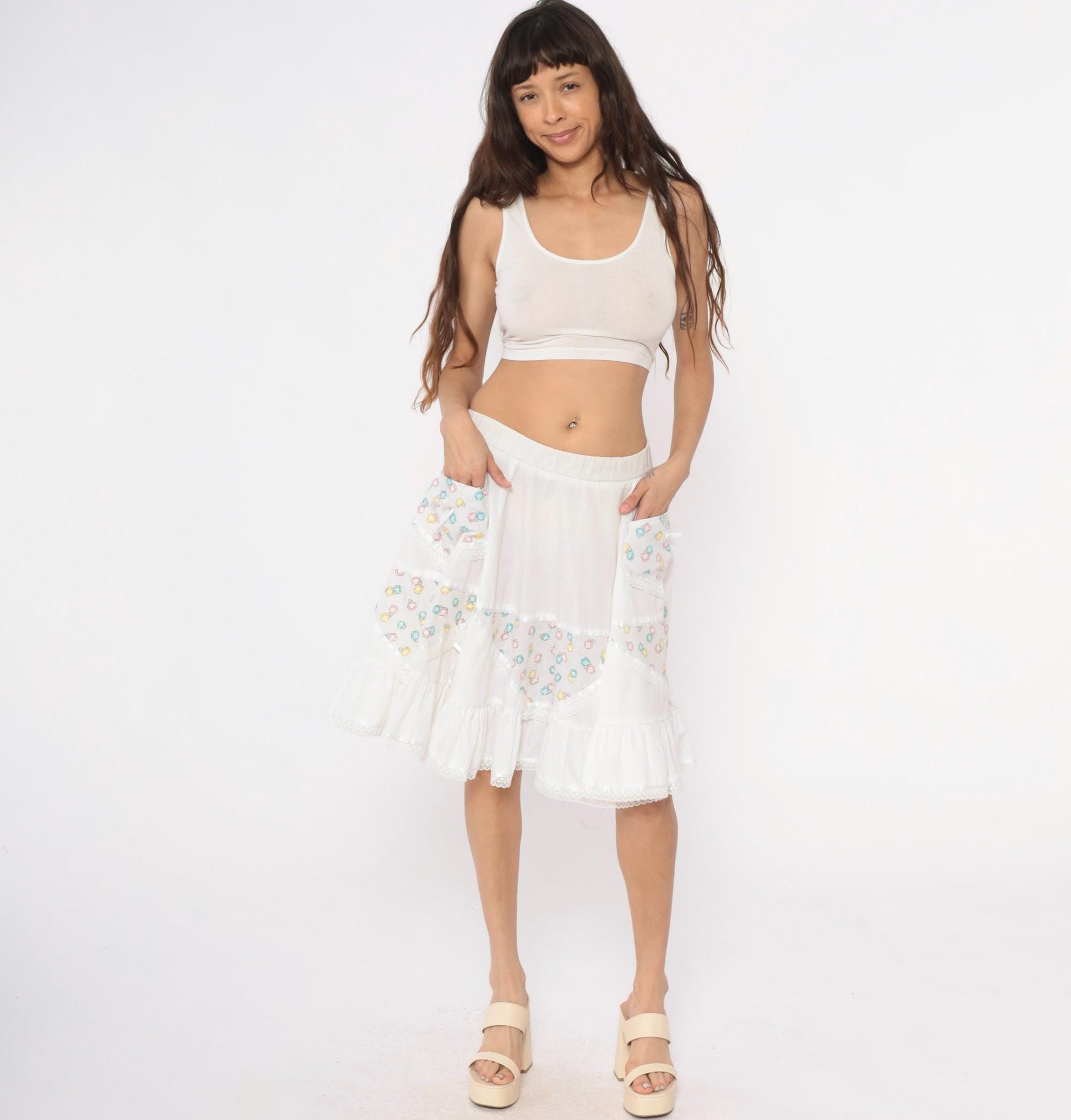 80s Fashions by Bettye White Tiered Mini Skirt Pastel Geometric Lace Trim Medium
