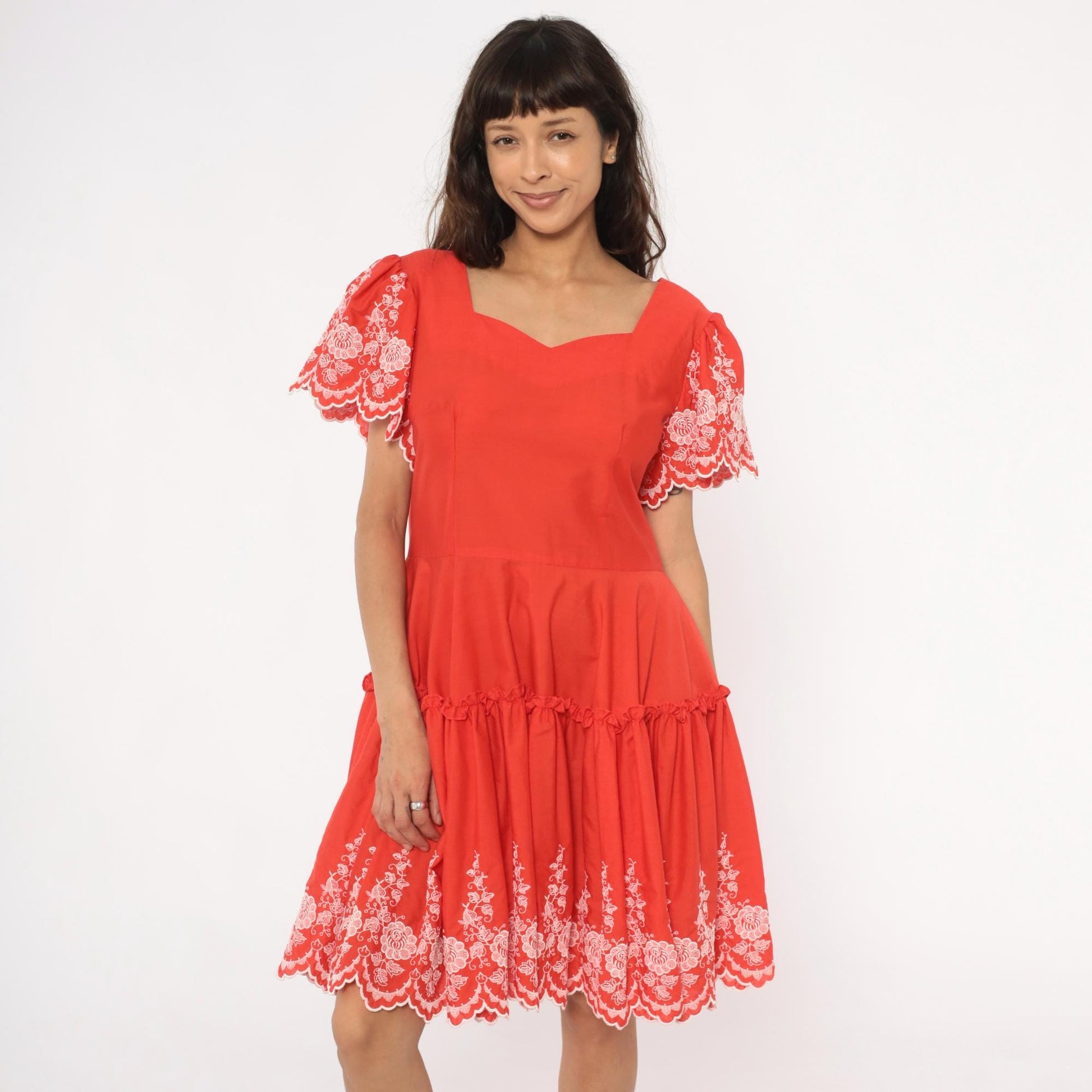 70s Coral Red Prairie Dress White Lace Sweetheart Neckline Tiered Skirt Medium M