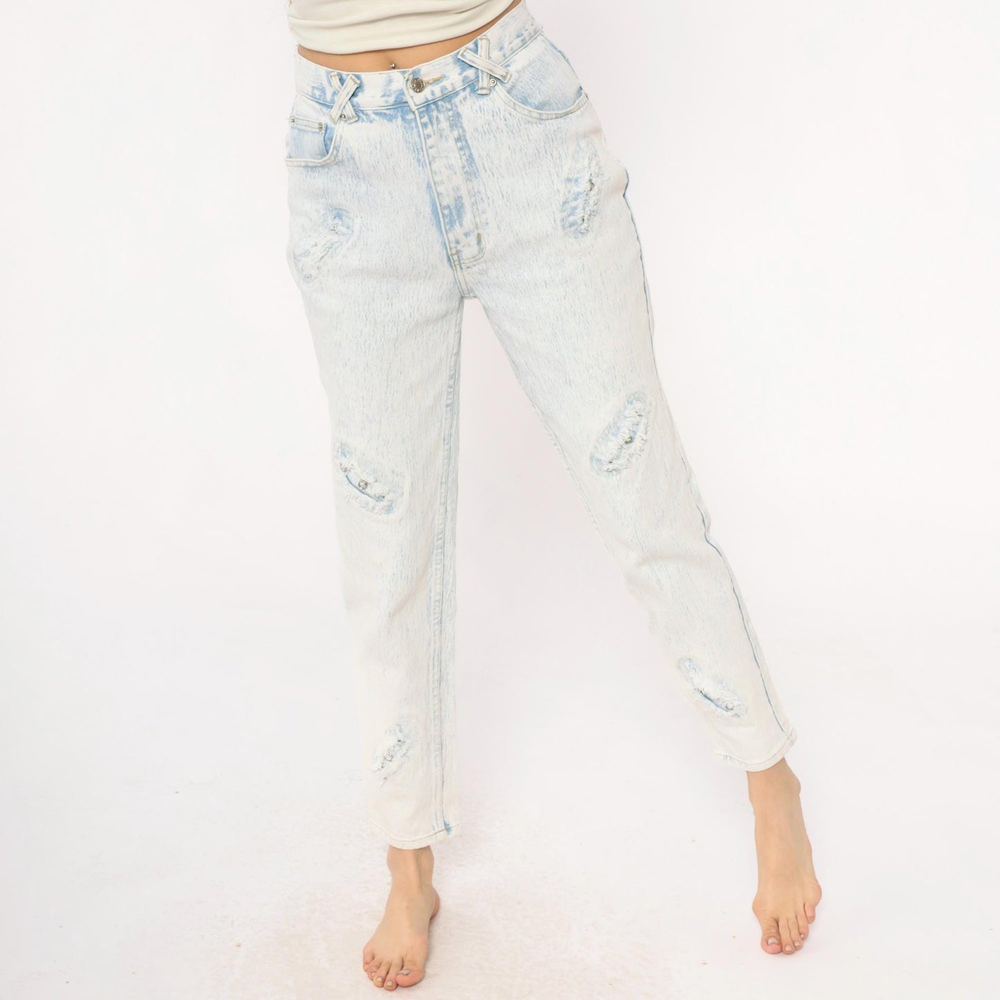 90s Anti Basic Light Wash Distressed High-Rise Jeans Large L