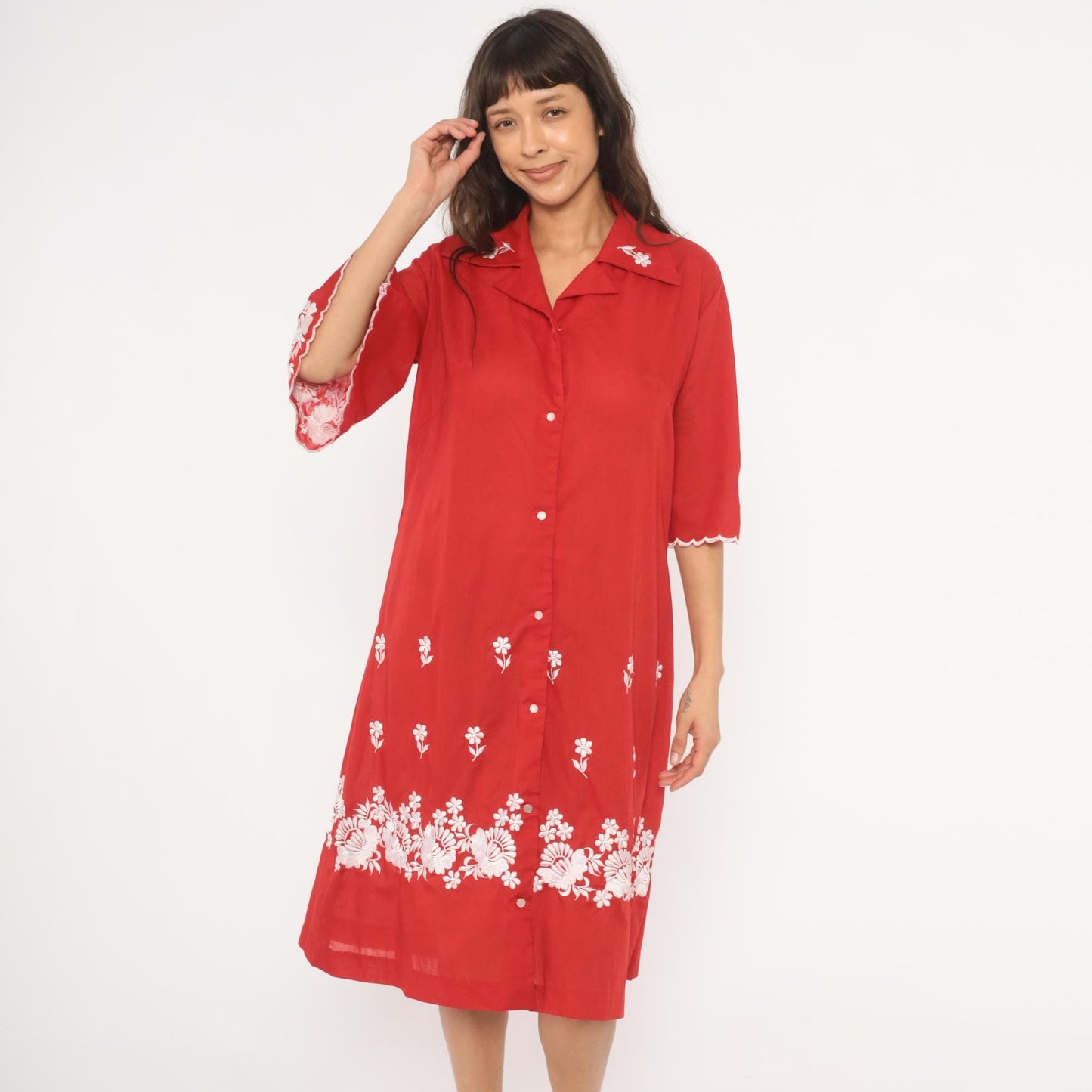 70s Red Floral Embroidered Shirt Dress White Cotton Button Front Knee Length Large L