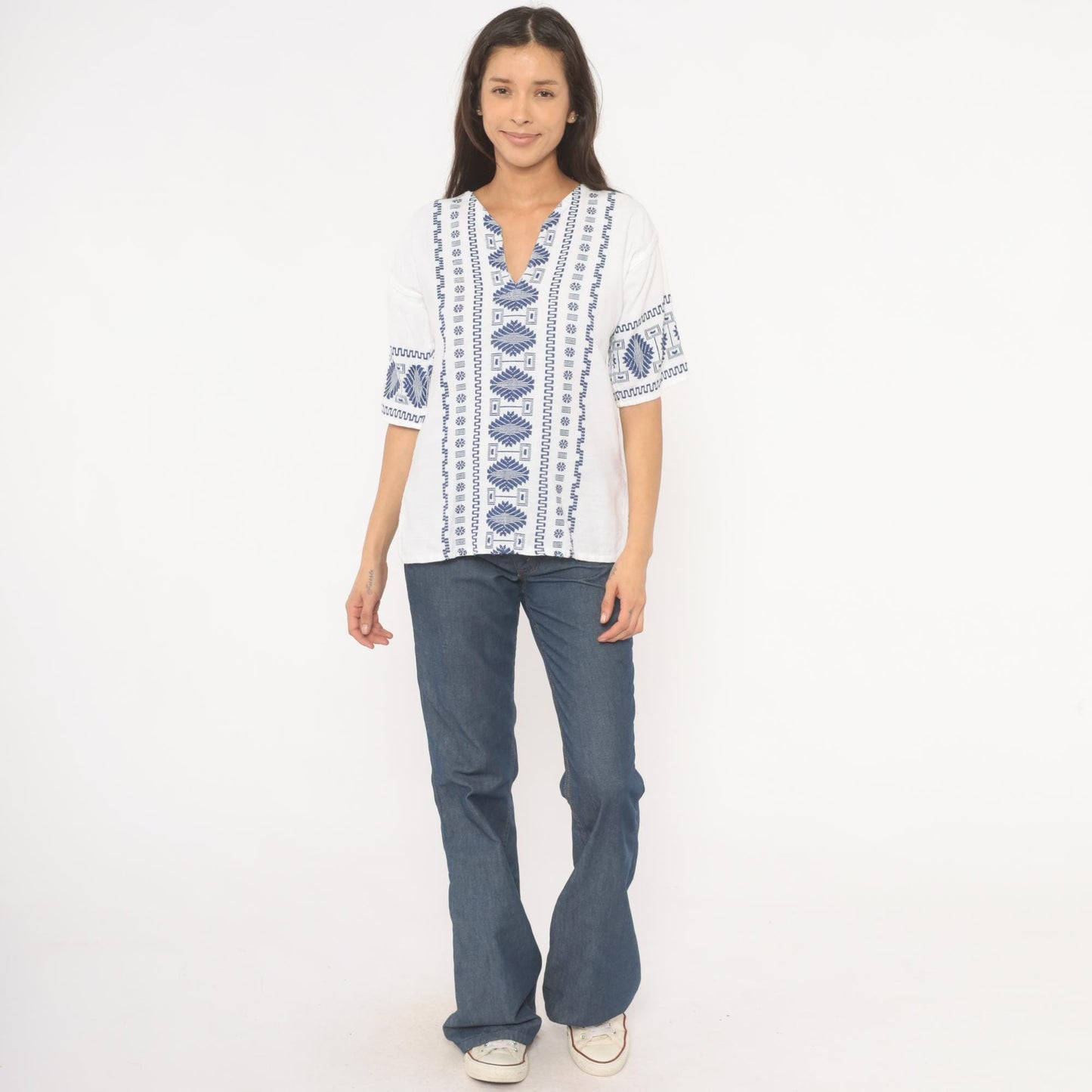 90s White Cotton Embroidered Mexican Blouse Navy Geometric V-Neck Large L
