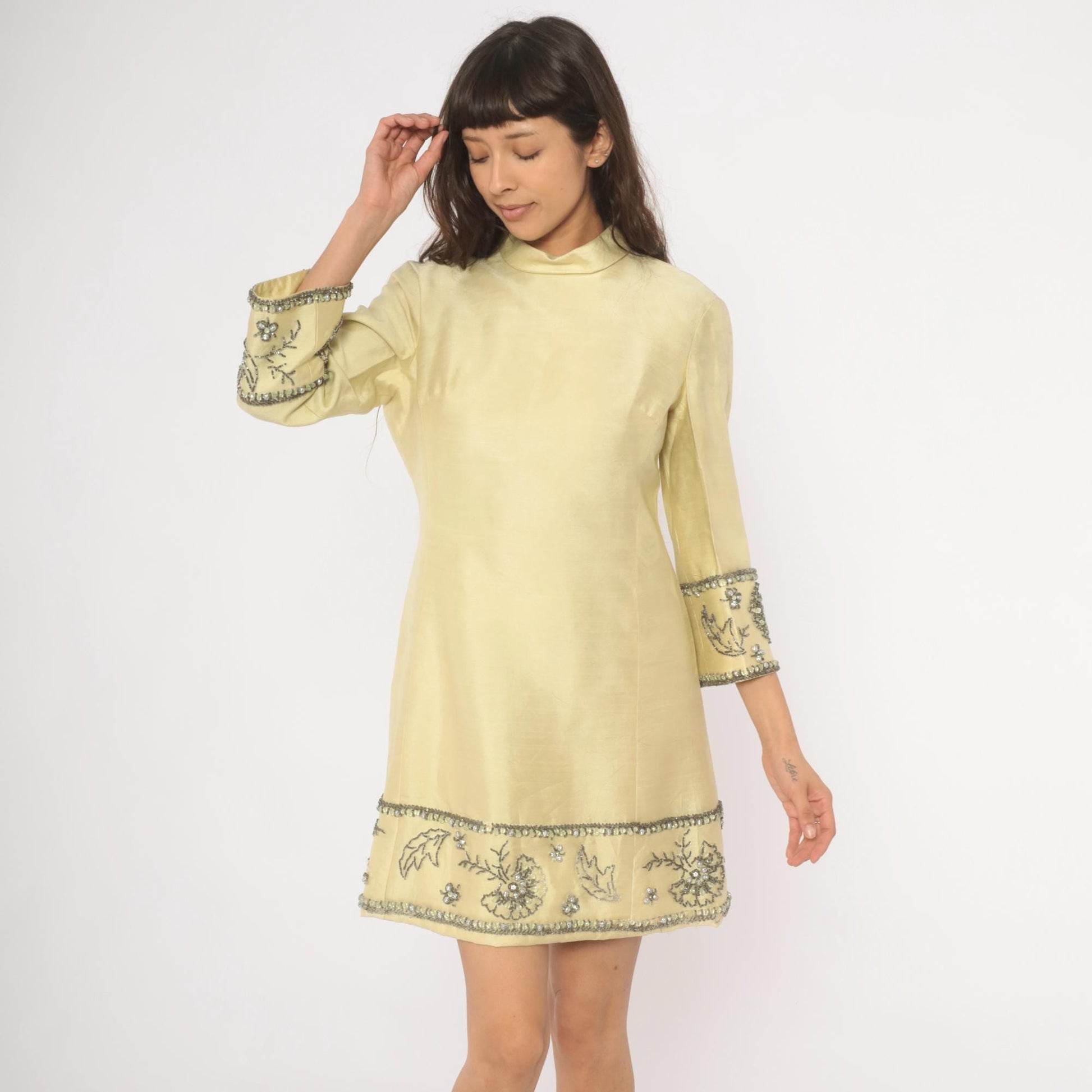 60s Miss Elliette Cream Shift Dress Silver Beaded Floral Mock Neck Mini Medium M