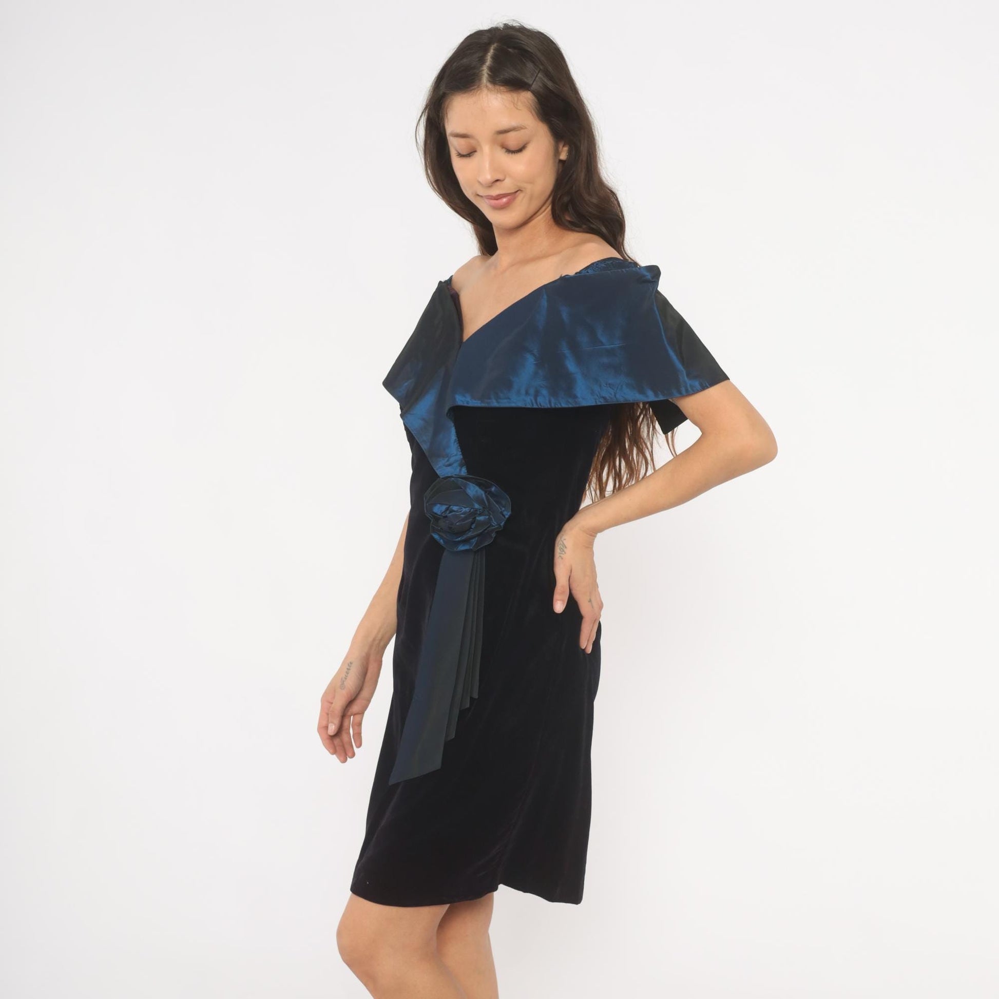 90s Evening Chic Off-Shoulder Velvet Dress Navy Satin Bodice Medium M