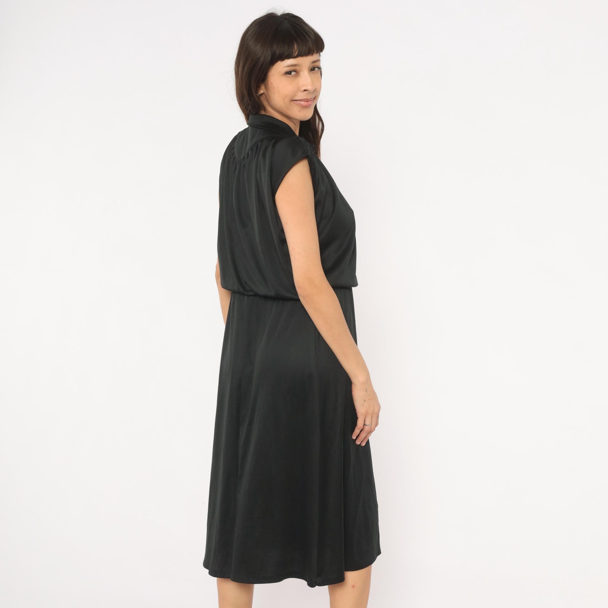 1970s Black Tie Neck Dress Cap Sleeve Keyhole Neckline Gathered Waist Large L