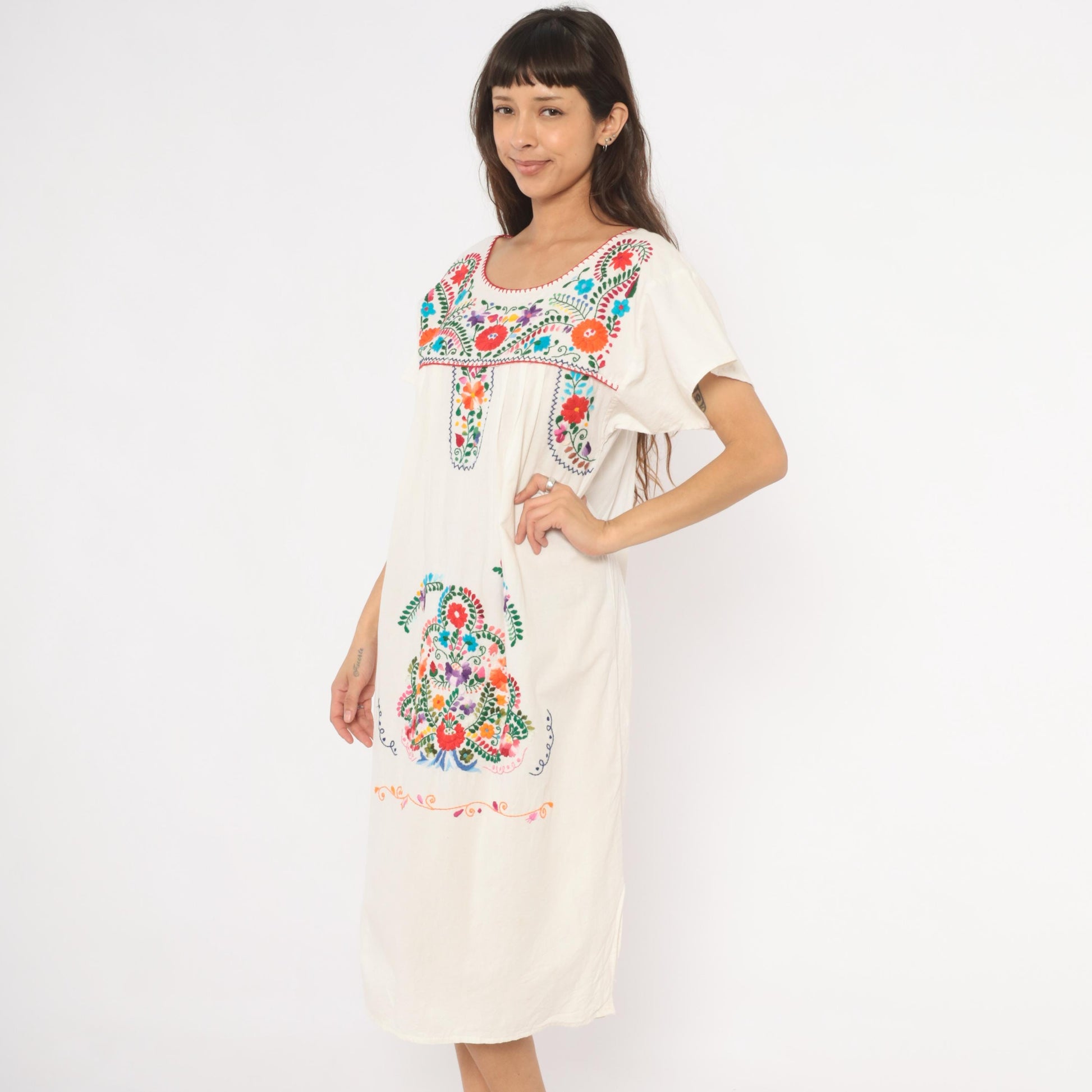 90s Mexican Puebla Embroidered Dress White Cotton Floral Midi Scoop Neck Medium M