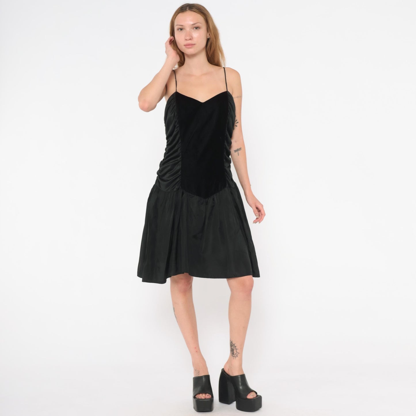 90s Black Velvet Party Dress Drop Waist Sweetheart Neckline Knee Length Large L