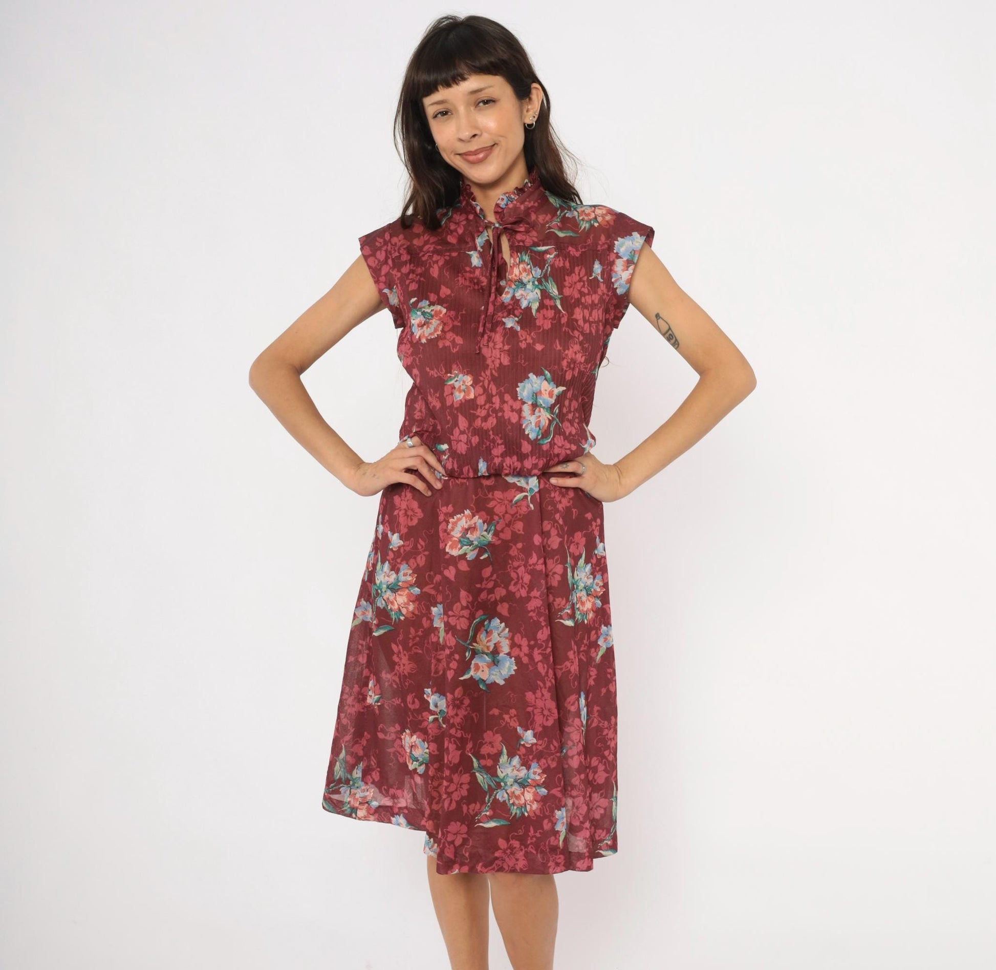 70s Queen's Row Burgundy Floral Midi Dress Cap Sleeve Tie Neck Medium Large
