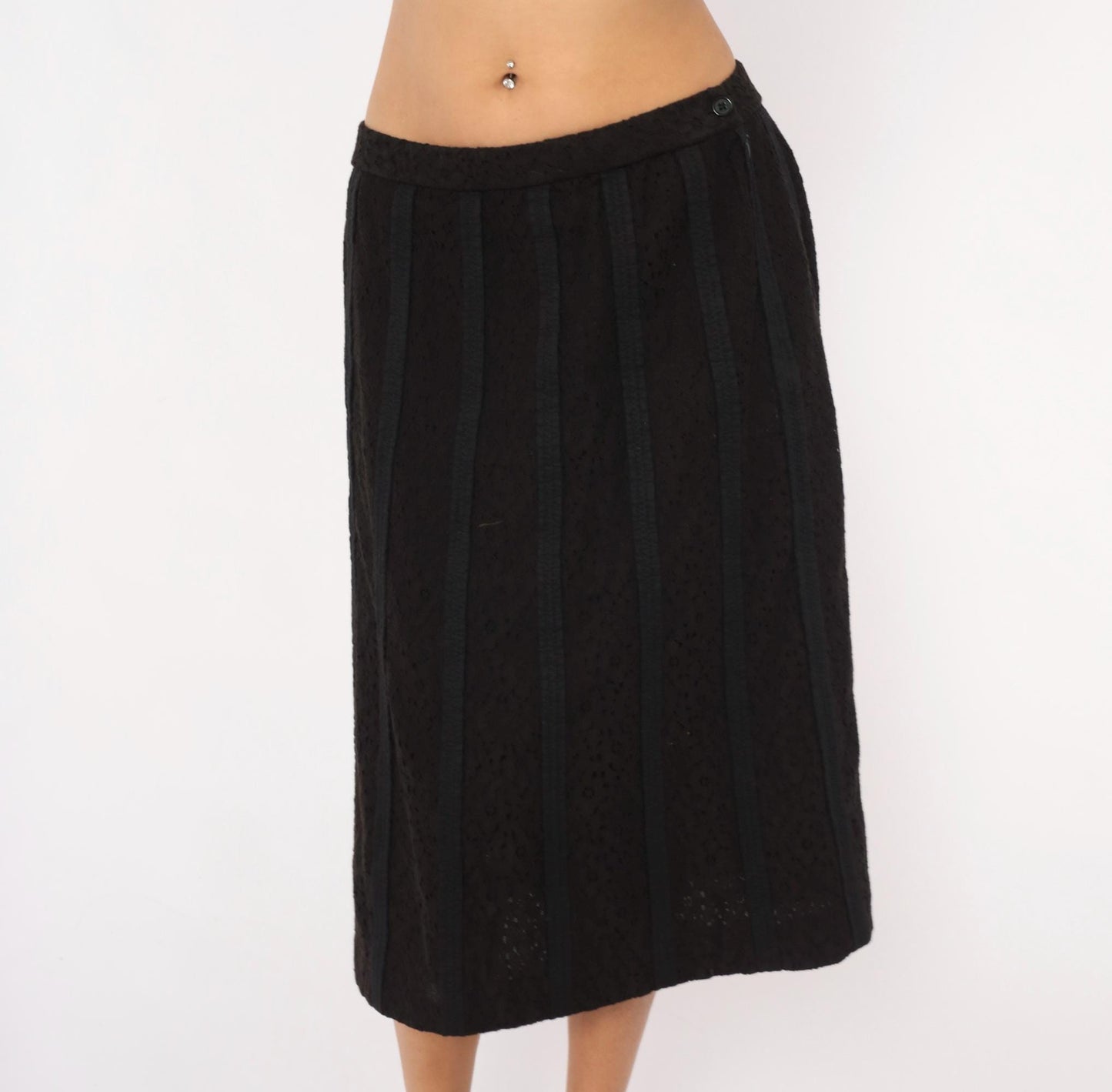 2000s Susan Graver Black Eyelet Knit A-Line Skirt Knee-Length Medium M