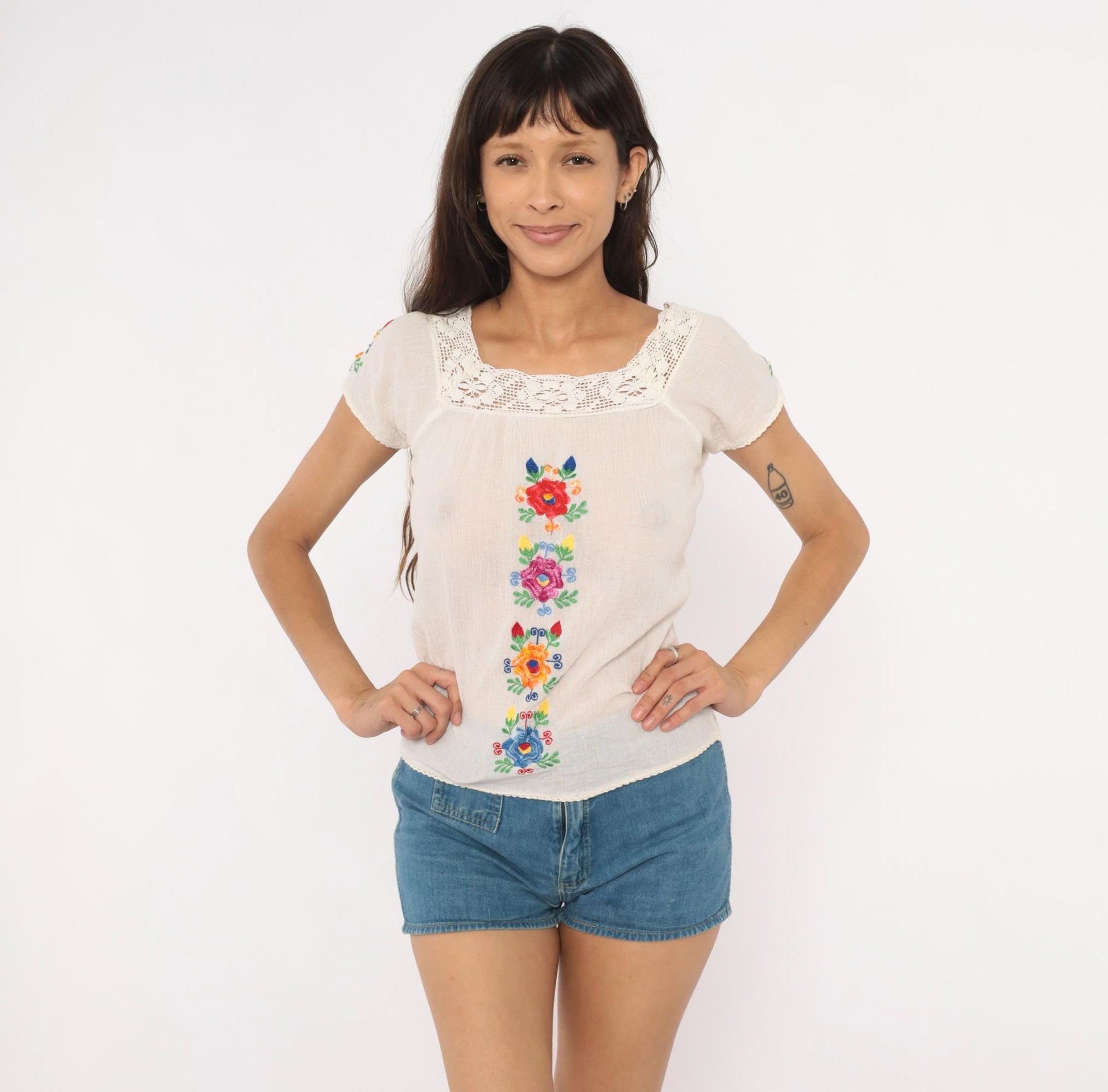 2000s Delias Peasant Blouse Embroidered Floral Crochet Cream Cotton XS