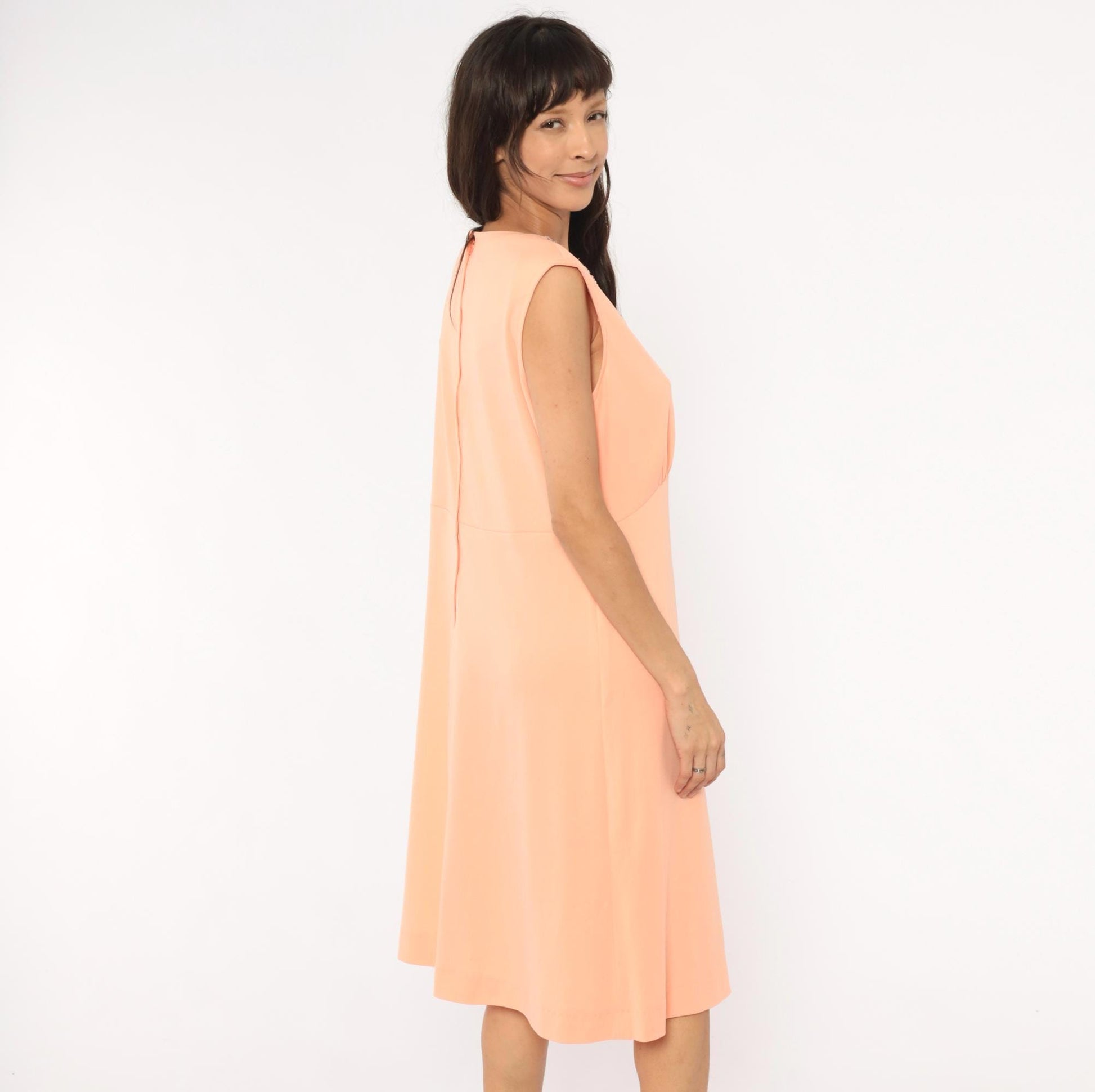 1970s Peach Beaded Empire Waist Dress Sequin V-Neck Knee-Length Extra Large XXL