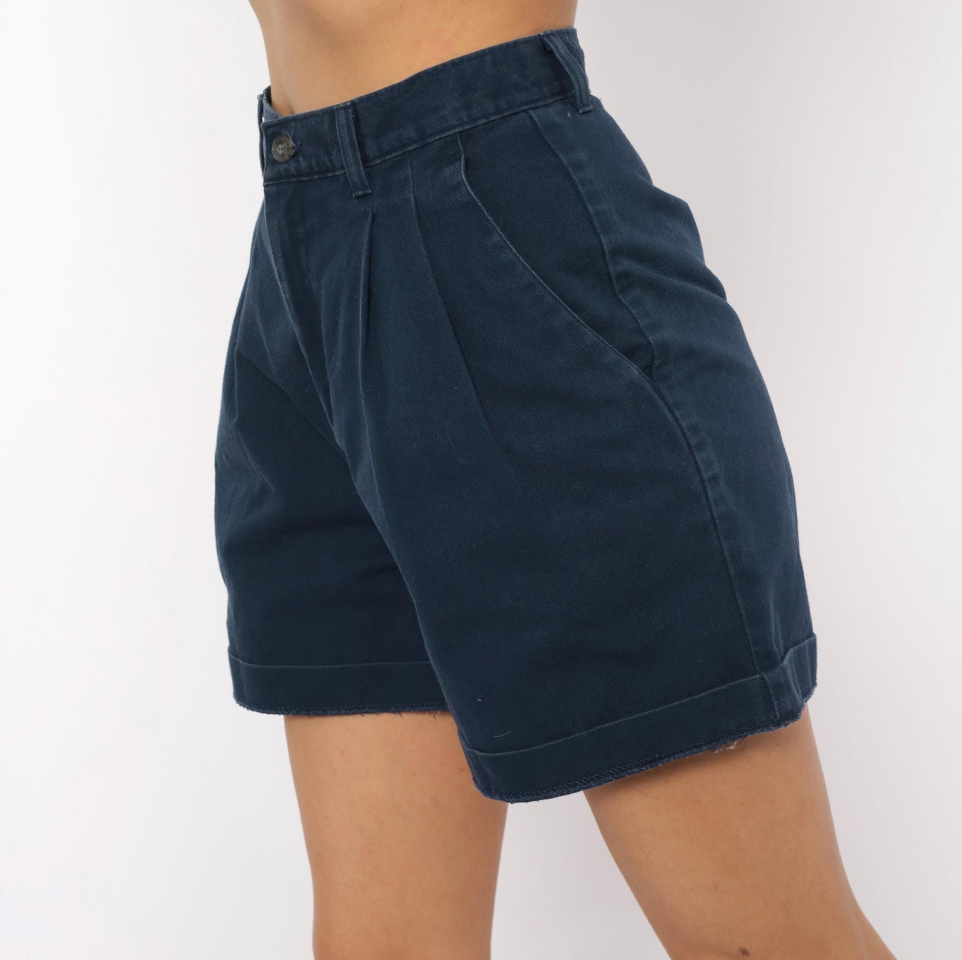 90s Lee Casuals Navy Pleated High-Waisted Shorts Cotton Cuffed Small