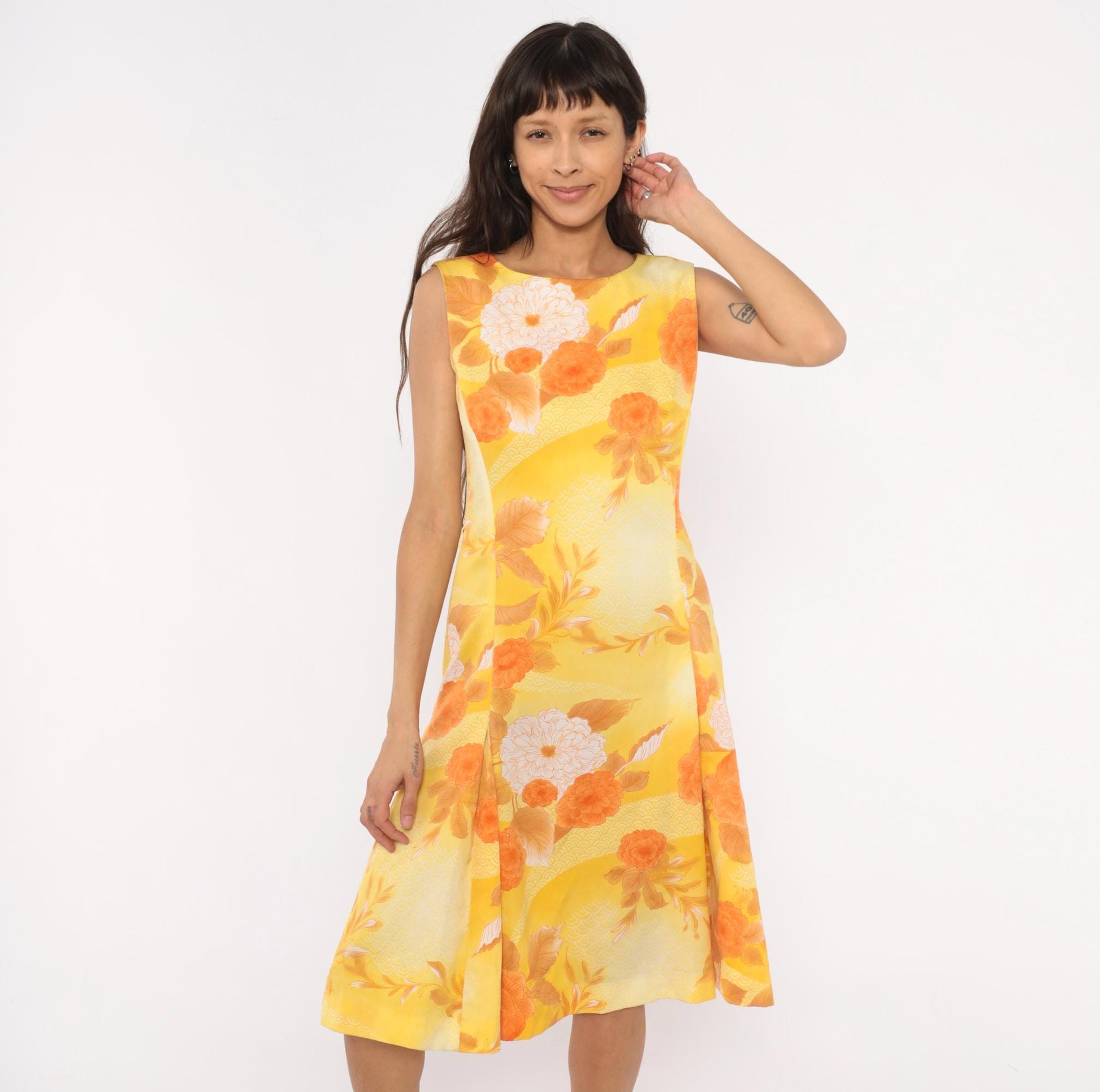 1970s Polynesian Casuals Floral Dress Yellow Orange Peony Knee-Length Small