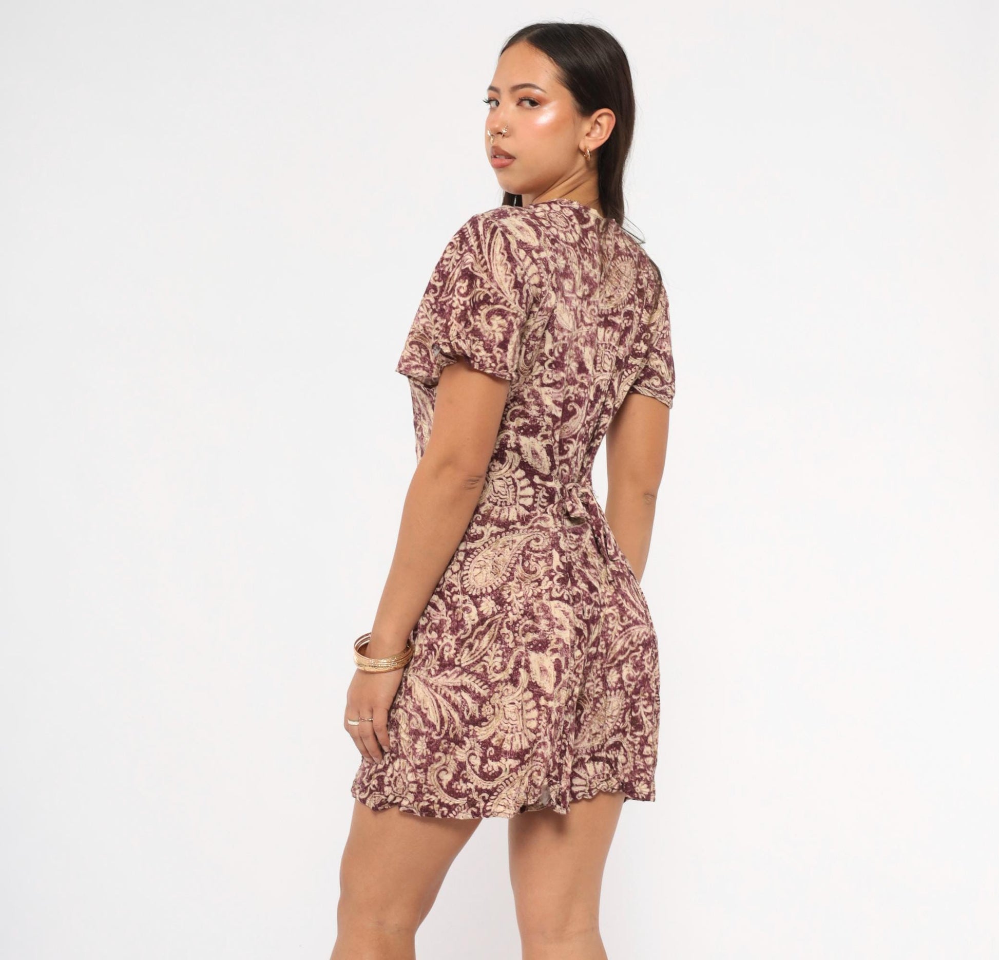 90s Caroline Wells Paisley Romper Burgundy Cream Flutter Sleeve Small