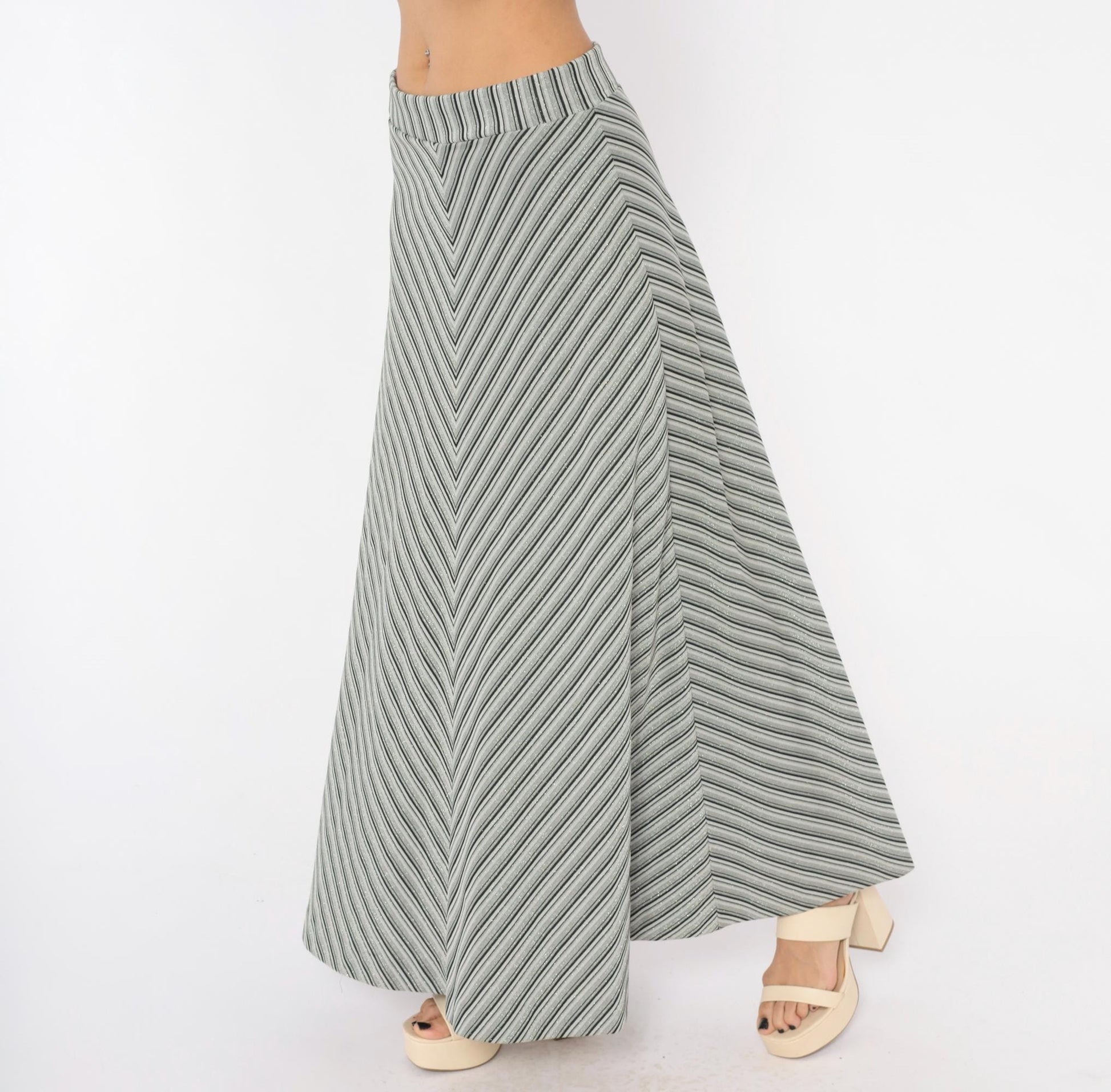 70s Grey Black Chevron Striped Maxi Skirt Herringbone A-Line Medium