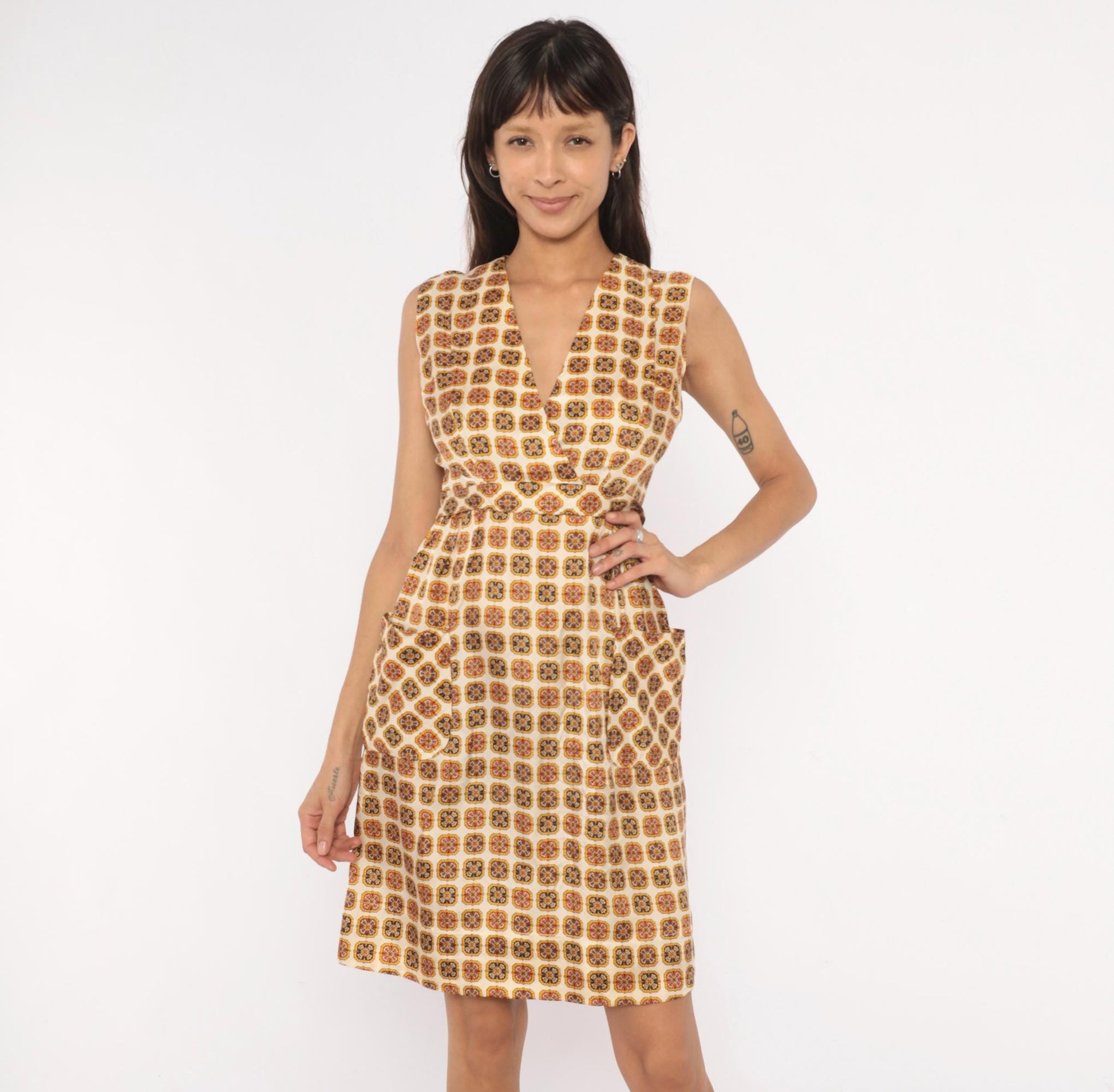 60s Medallion Tile Print Mini Dress Cream Mustard Brown Fitted Waist Small