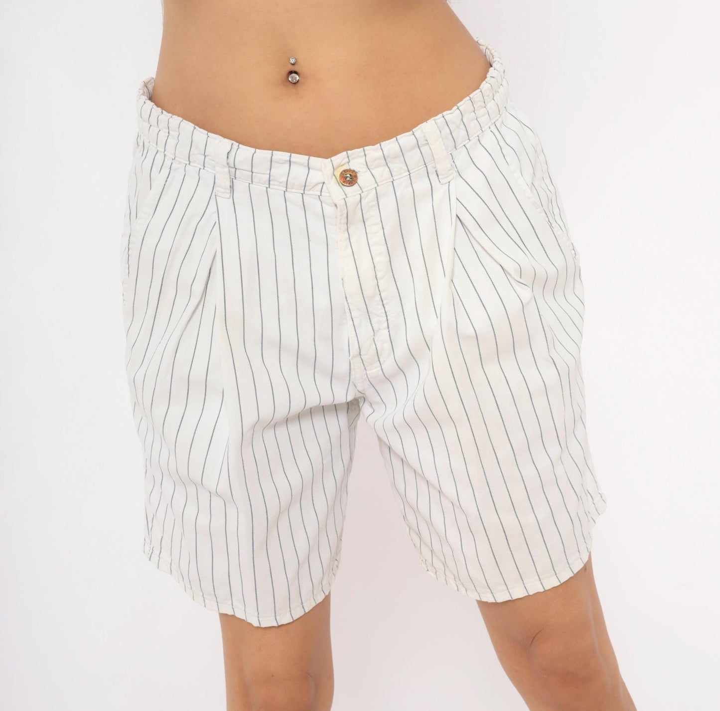 90s Levi's Pinstripe Bermuda Shorts White Navy Pleated Front Cotton Medium