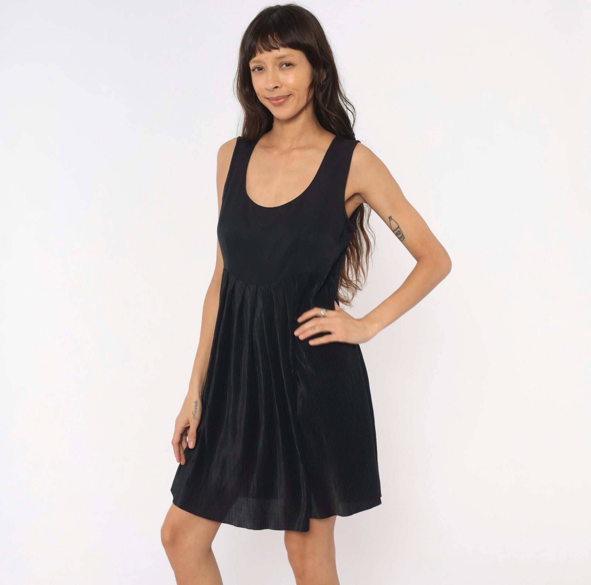 90s Elisse Black Pleated Mini Dress Scoop Neck Sleeveless Medium M