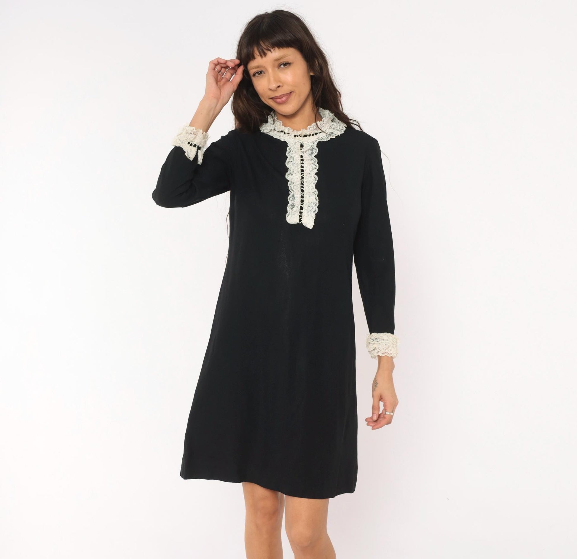 1970s Black Shift Dress Cream Lace Bib Collar Long Sleeve Knee Small
