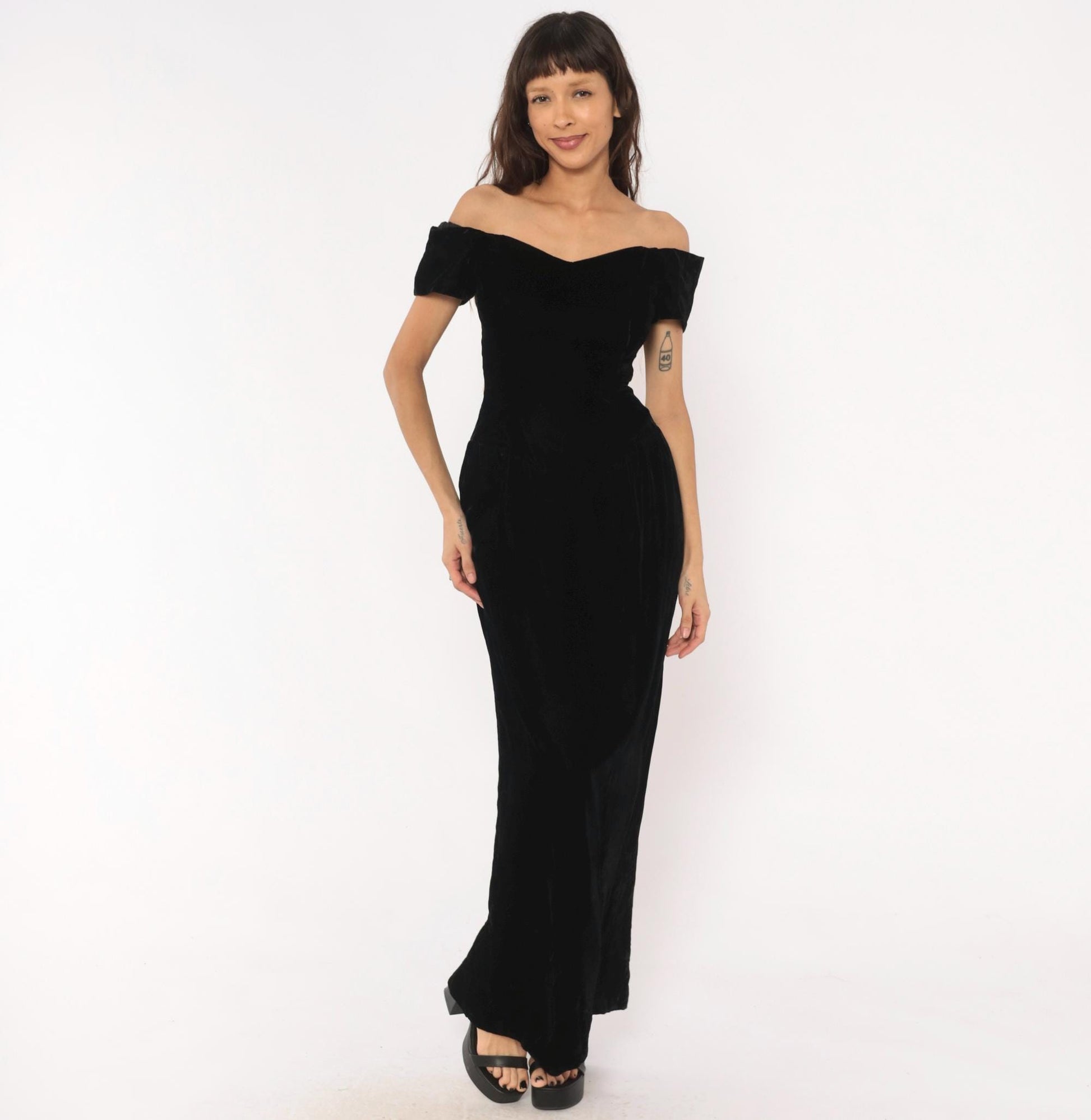 90s Black Velvet Maxi Gown Off-Shoulder Sweetheart Neckline Small S