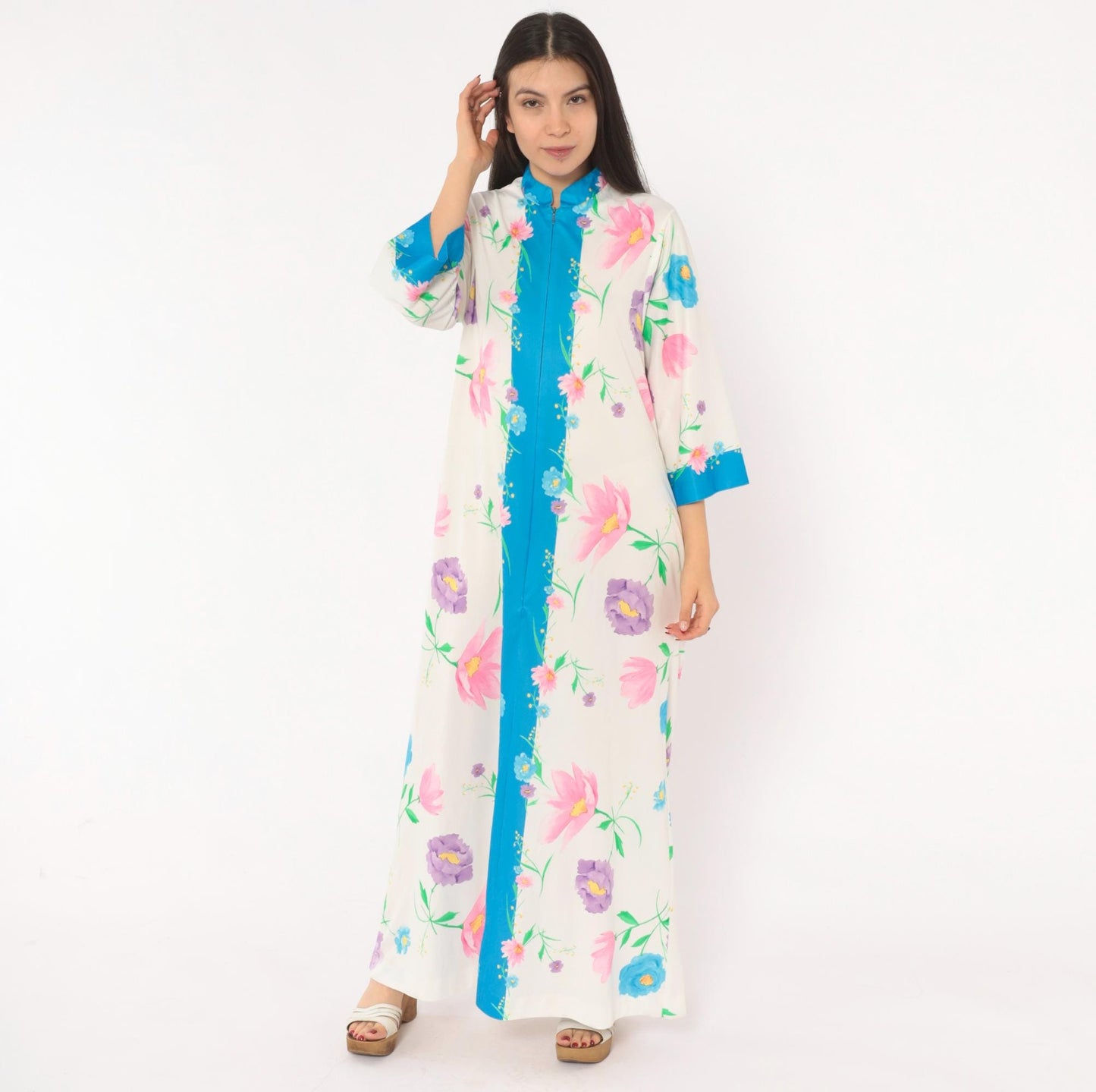 70s Evelyn Parson Floral Maxi Housecoat White Mandarin Collar Robe Medium