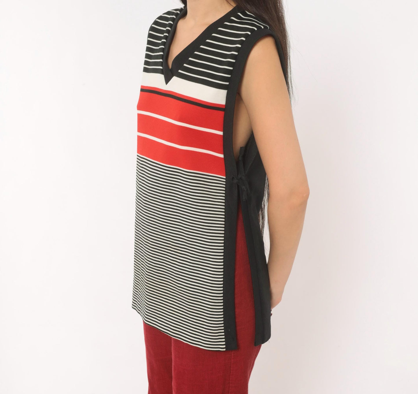 70s Striped Knit Vest V-Neck Sleeveless Tunic Black White Red Small Medium
