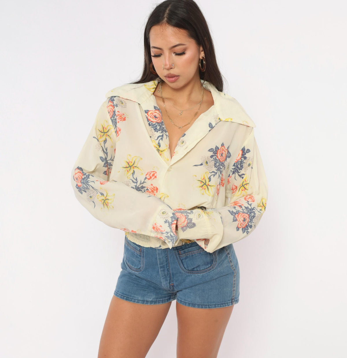 70s Cream Floral Blouse Pointed Collar Button Front Smocked Waist Medium