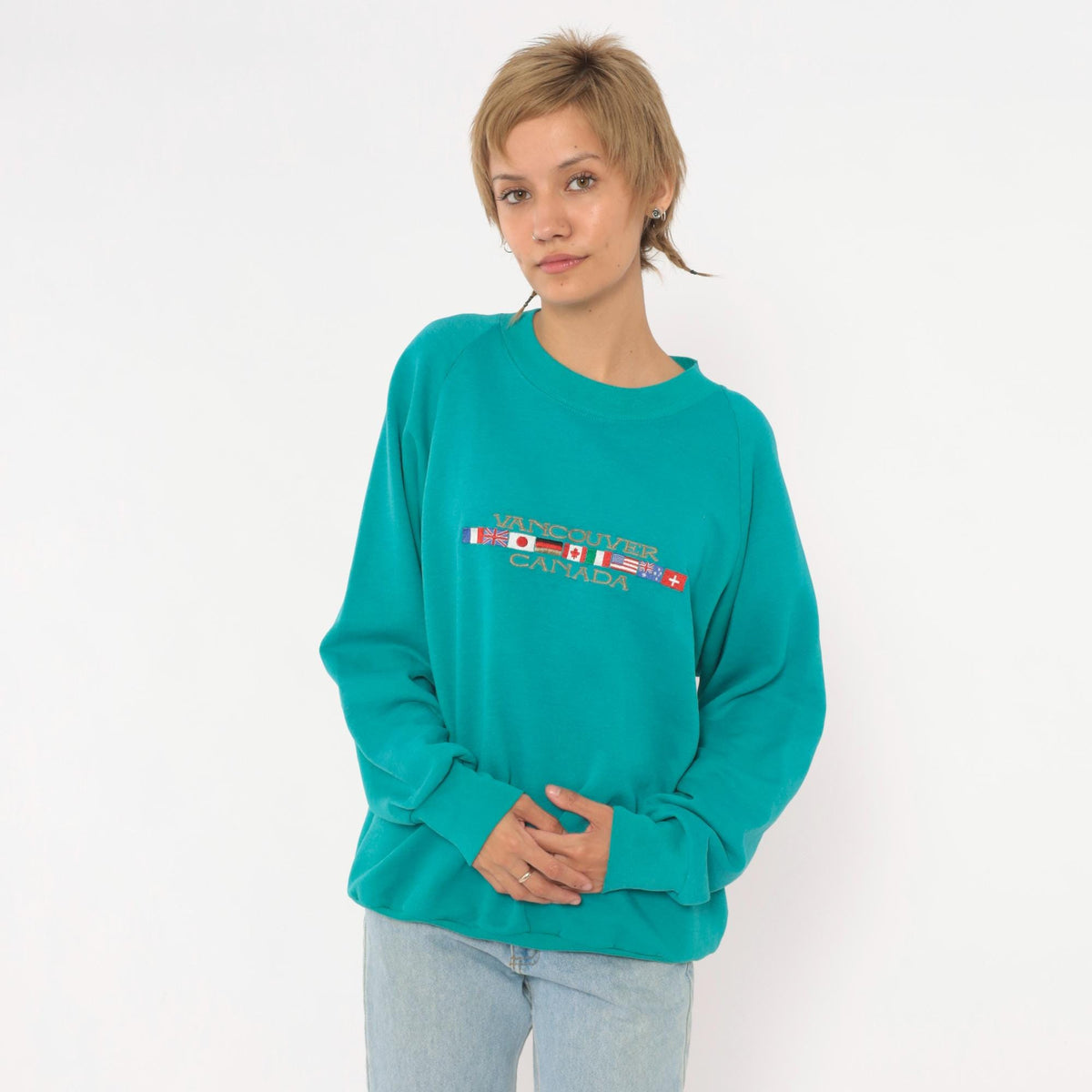 90s Vancouver Canada Sweatshirt Embroidered World Flags Teal Raglan Medium M