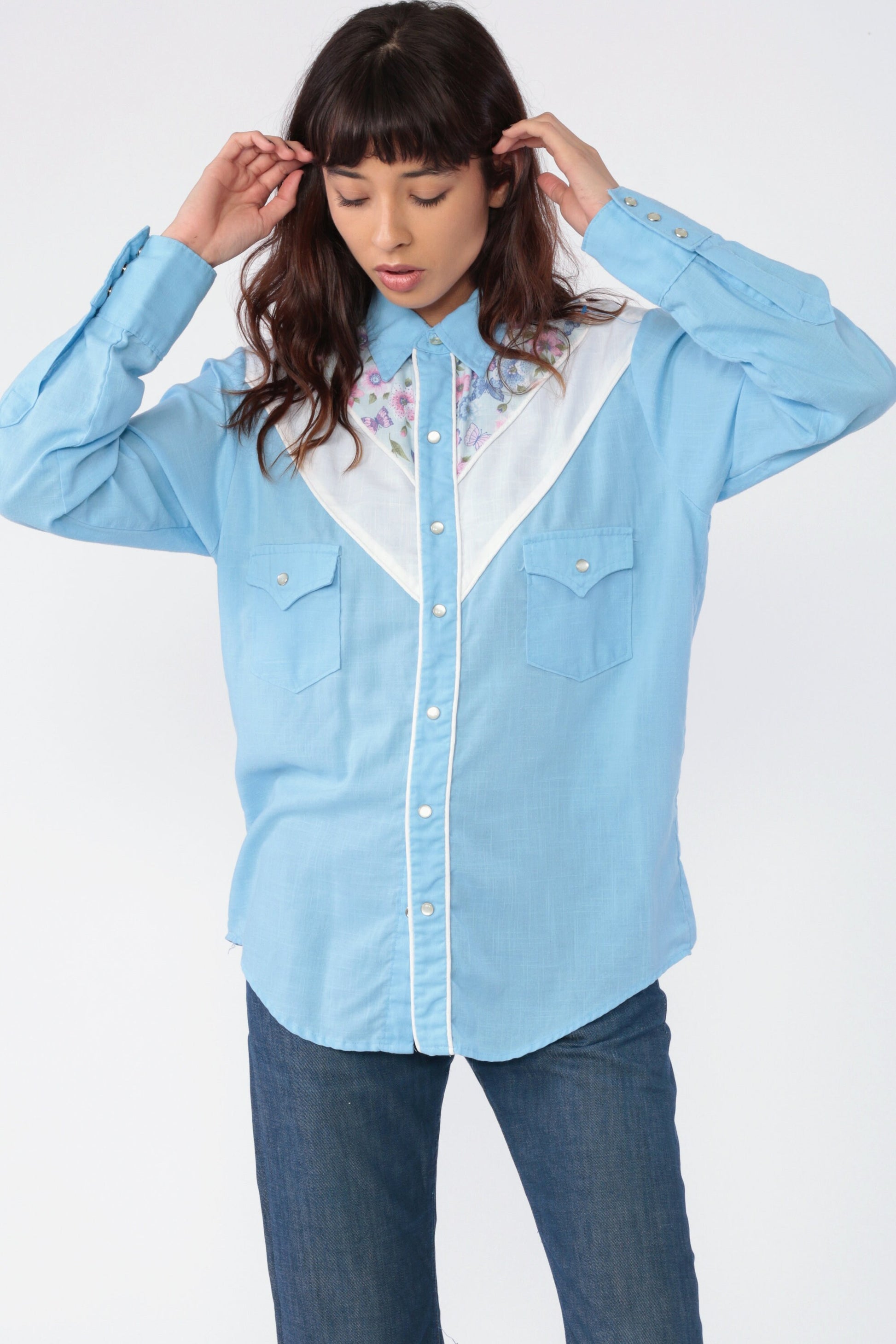 80s Western Butterfly Pearl Snap Blouse Baby Blue Long Sleeve Large