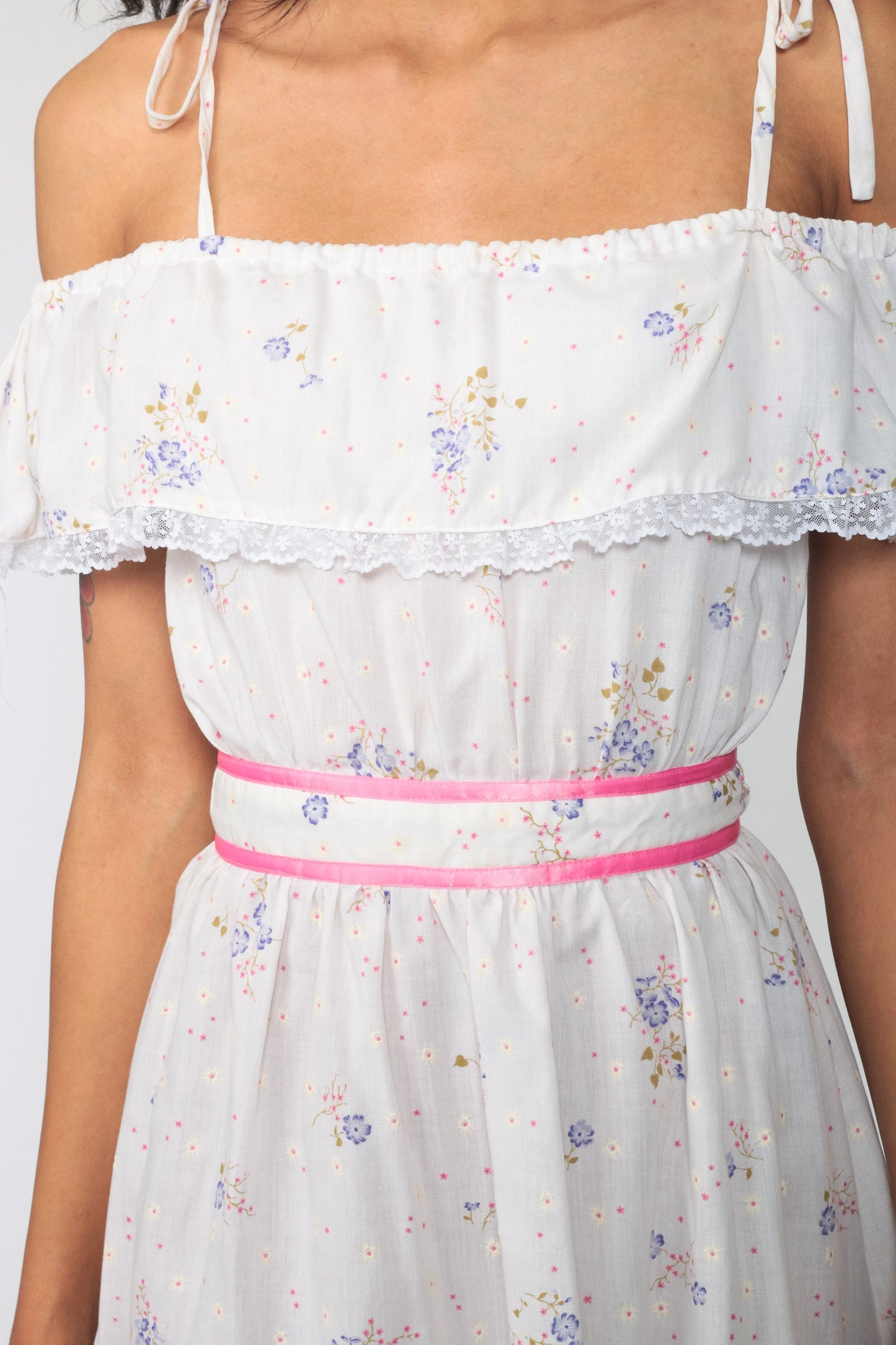 70s Floral Off-Shoulder Peasant Dress Mini Off-White Pink Trim Extra Small