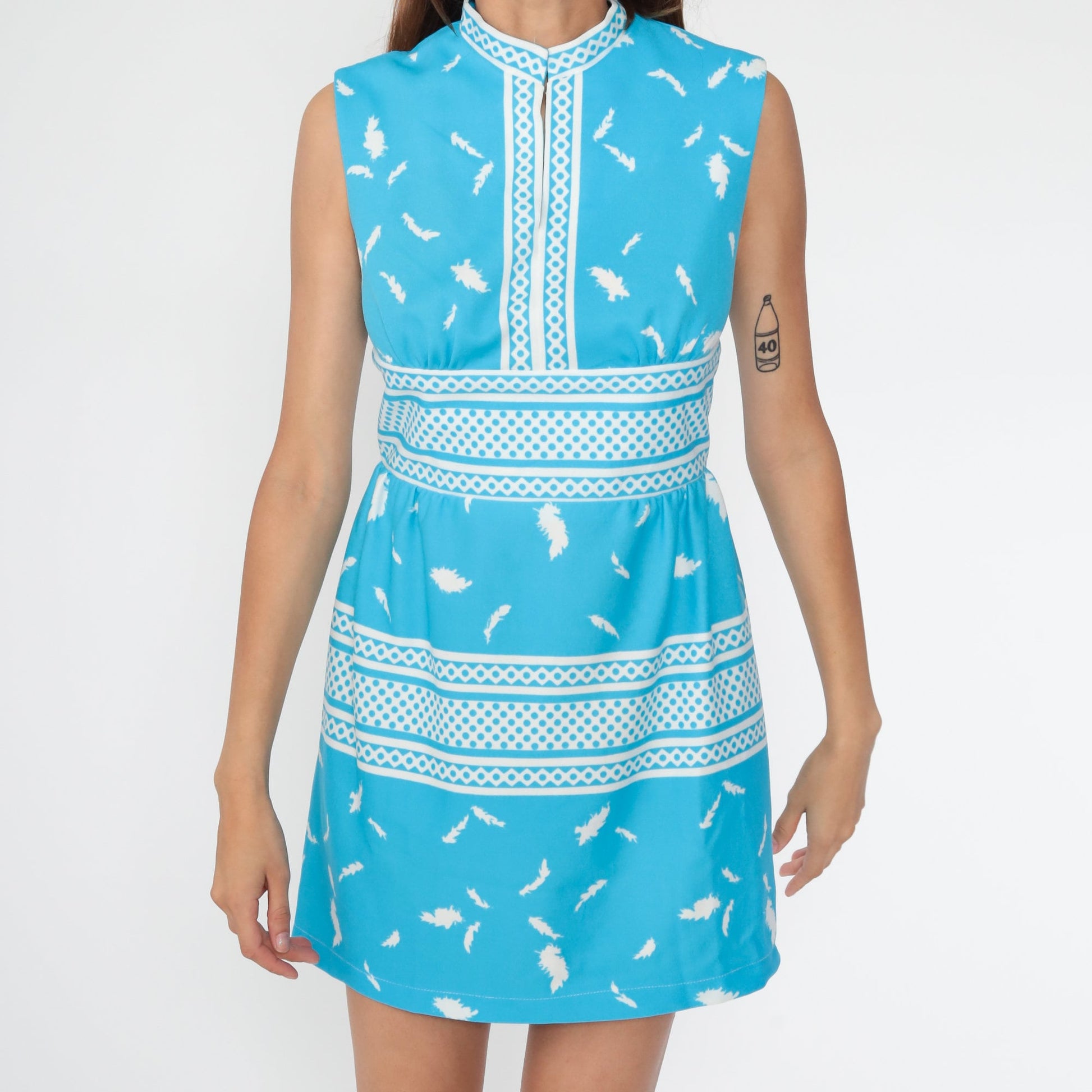 1970s Feather Print Babydoll Dress Empire Waist Mini Blue Sleeveless Small