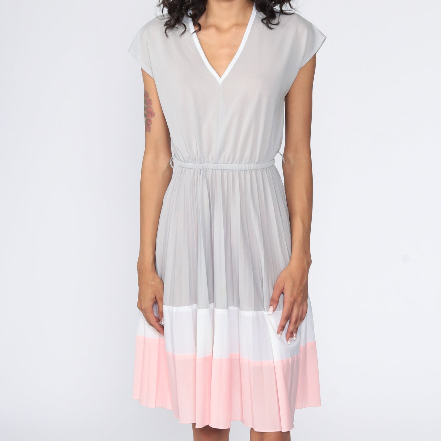 70s Grey Striped Pleated Midi Dress V-Neck High Waist Cap Sleeve Small Medium