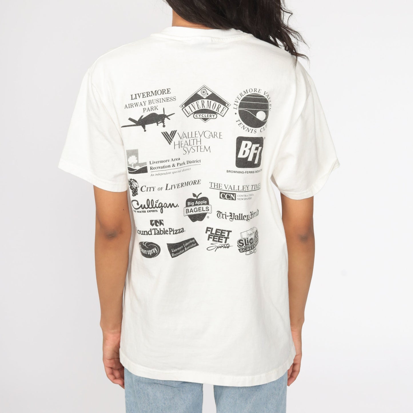 1998 Livermore Fitness Day Cow Running T-Shirt 90s California Graphic Medium
