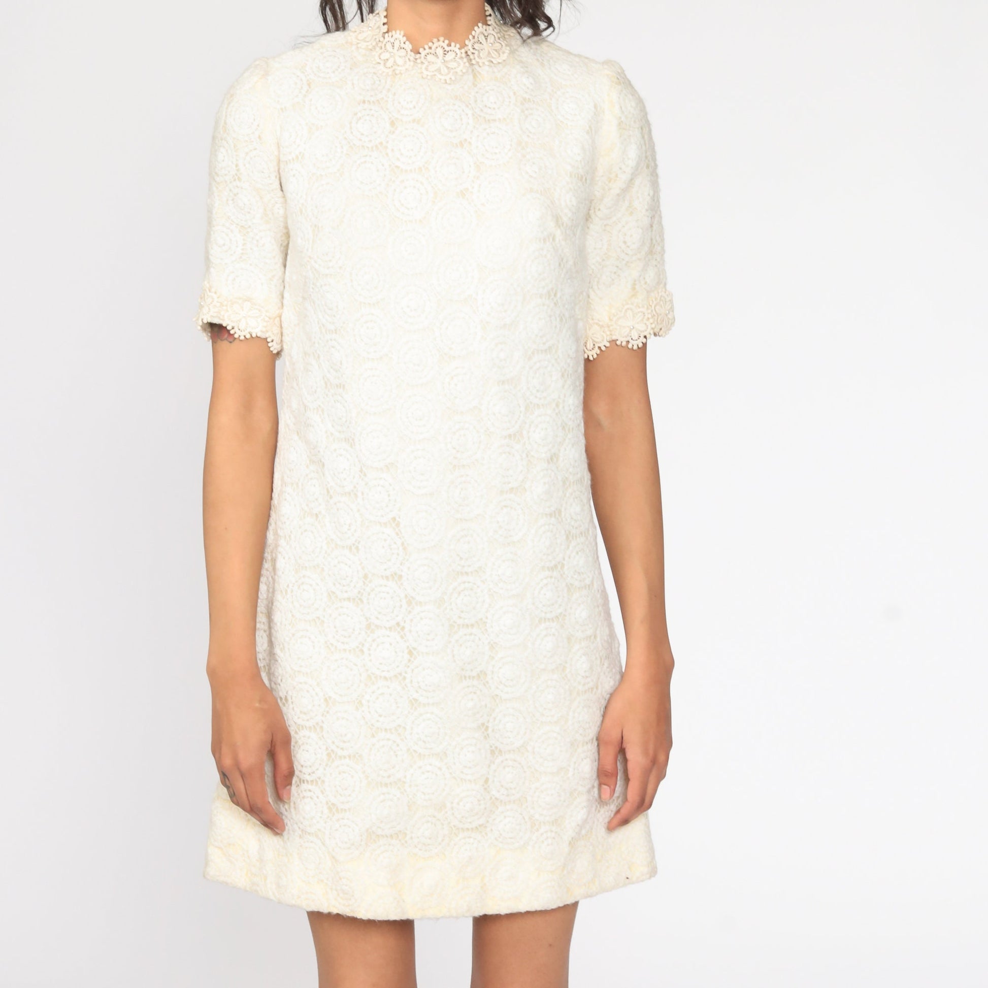 60s White Lace Mini Shift Dress Yellow Lining Mod Party Extra Small