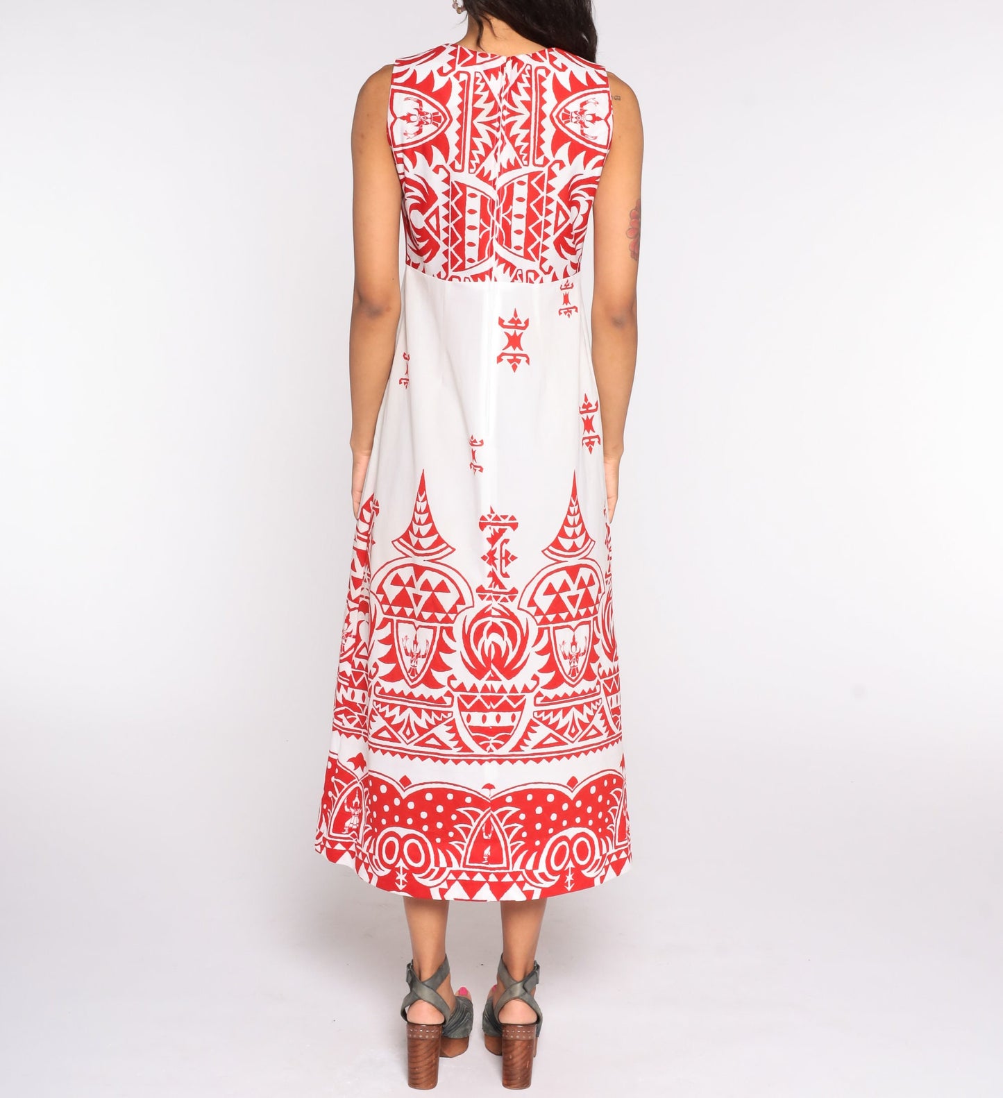 70s Maxi Dress Hindu God Print V-Neck Empire Waist Sleeveless Red White Medium