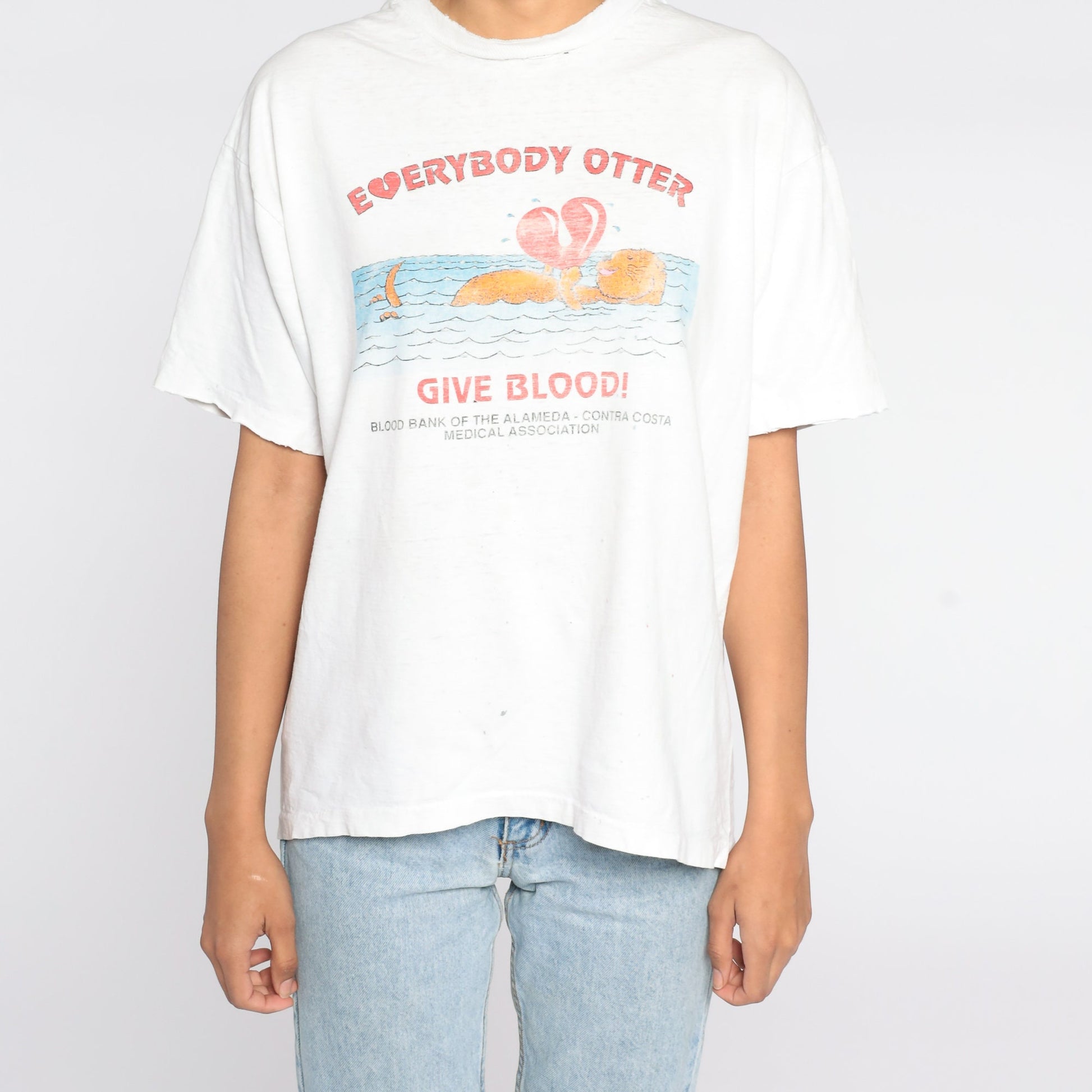 80s Give Blood Otter Pun Graphic T-Shirt Distressed Cotton Medium