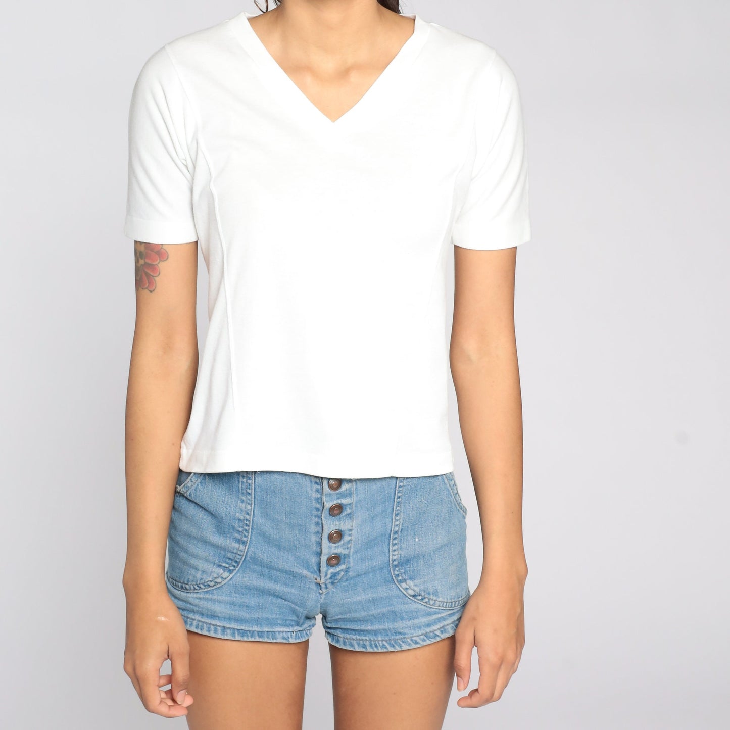 80s White V-Neck T-Shirt Cotton Poly Vintage Tee Small