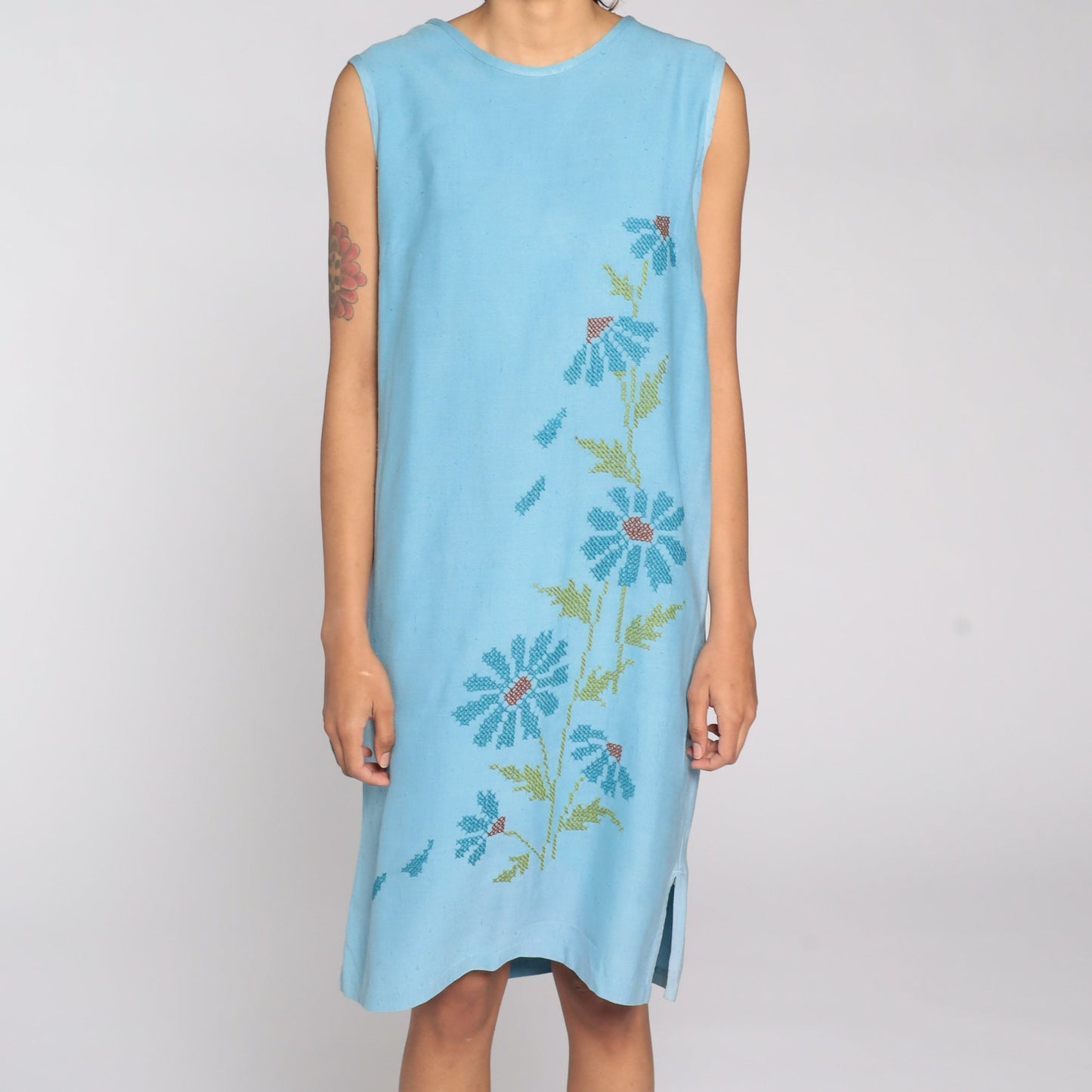 1960s Floral Embroidered Midi Dress Blue Sleeveless Sheath Small