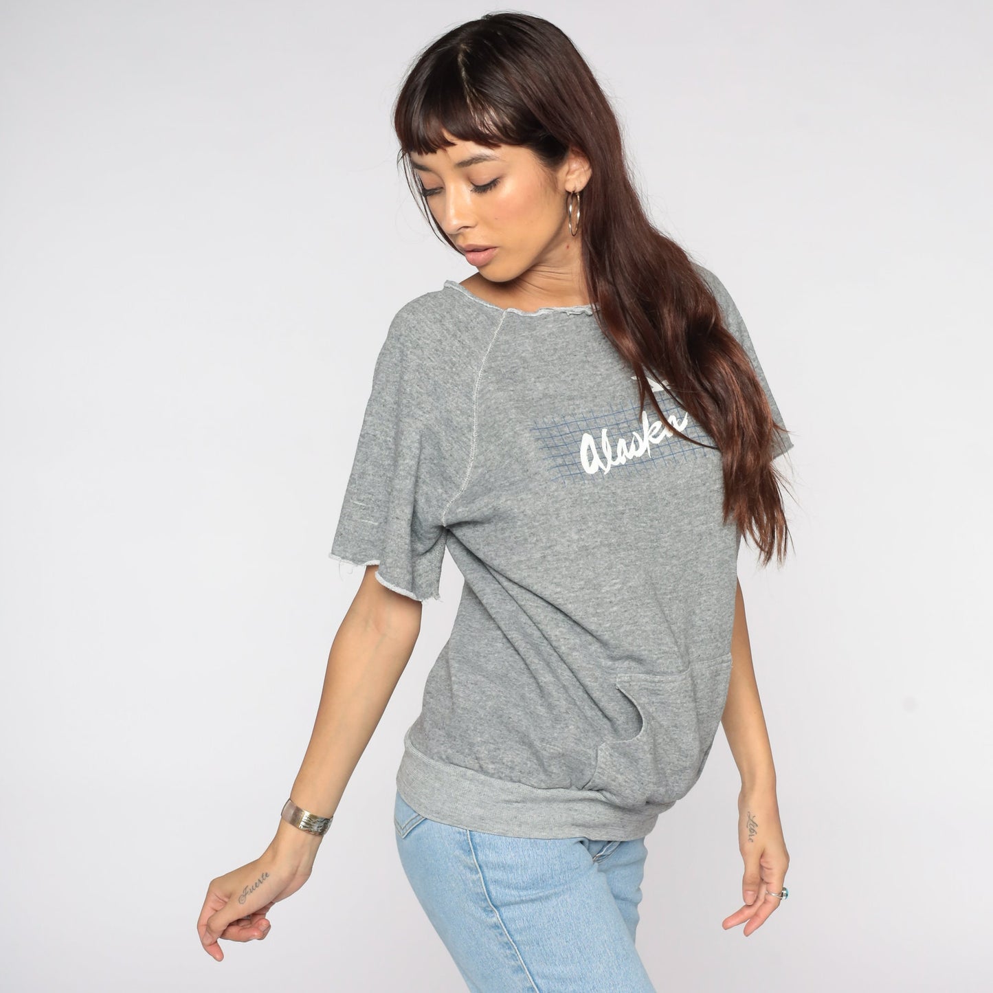 80s Alaska Seagull Graphic Sweatshirt Short Sleeve Kangaroo Pocket Grey Medium