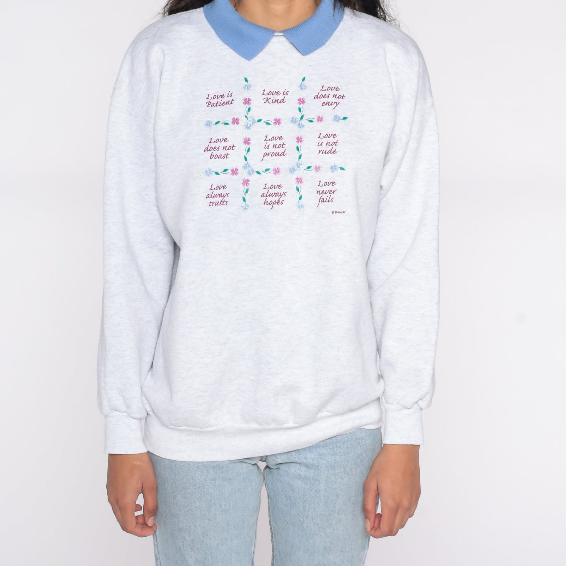 00s Love Is Kind Bible Verse Sweatshirt Grey Collared Graphic Large L