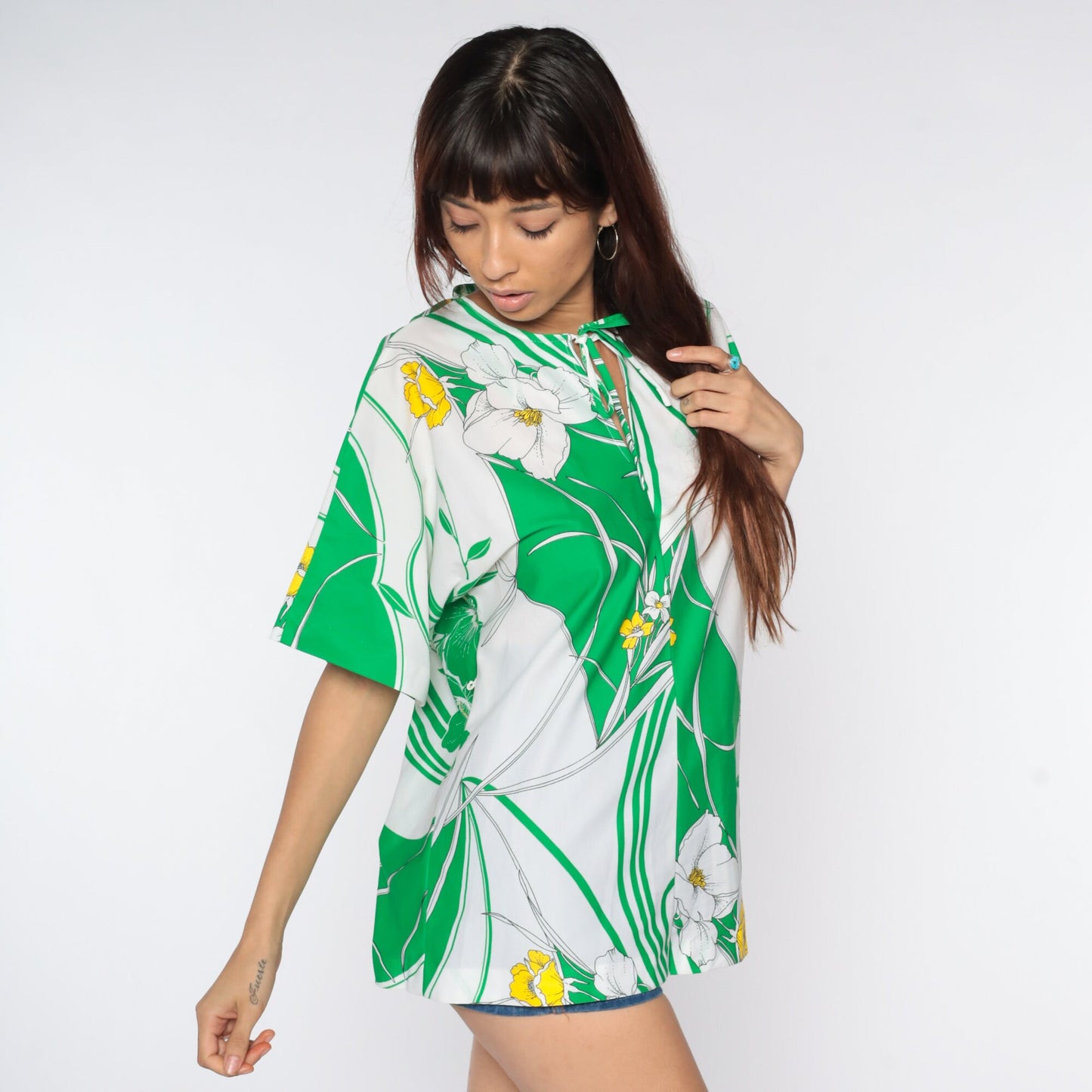 70s Floral Keyhole Blouse Green White Neck Tie Shirt Medium