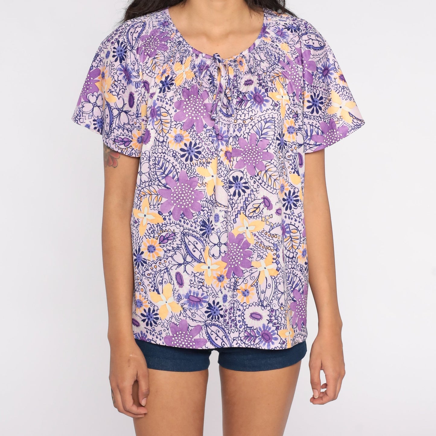 80s Purple Floral Keyhole Blouse Short Sleeve Smocked Tie Neck Large L
