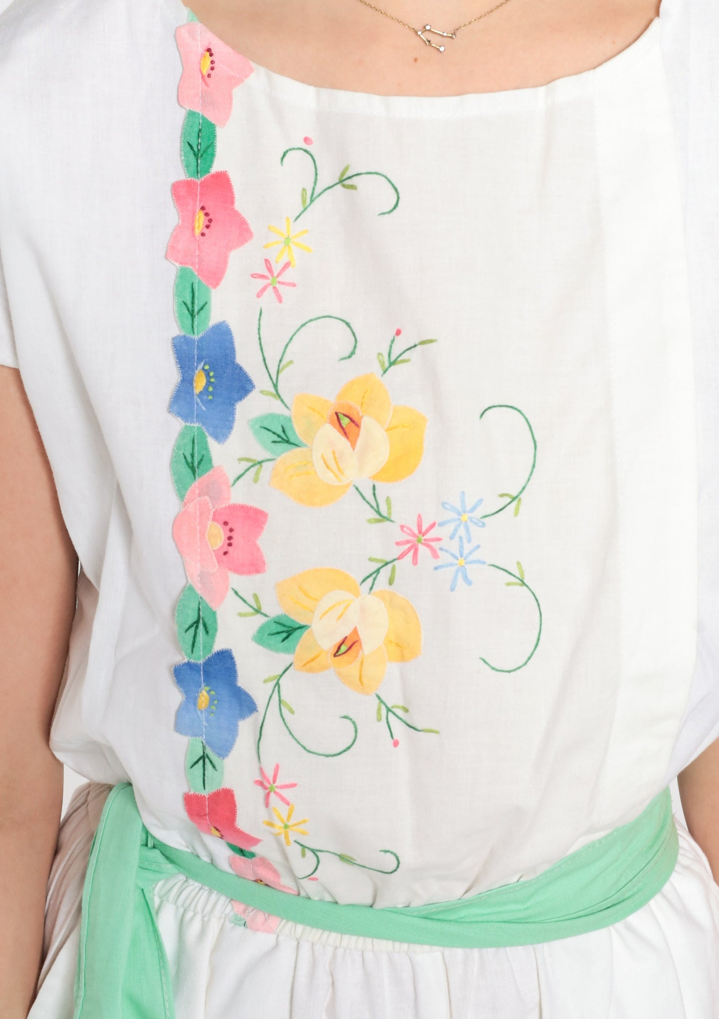 80s White Floral Embroidered Jumpsuit High Waist Tapered Leg Cap Sleeve Medium