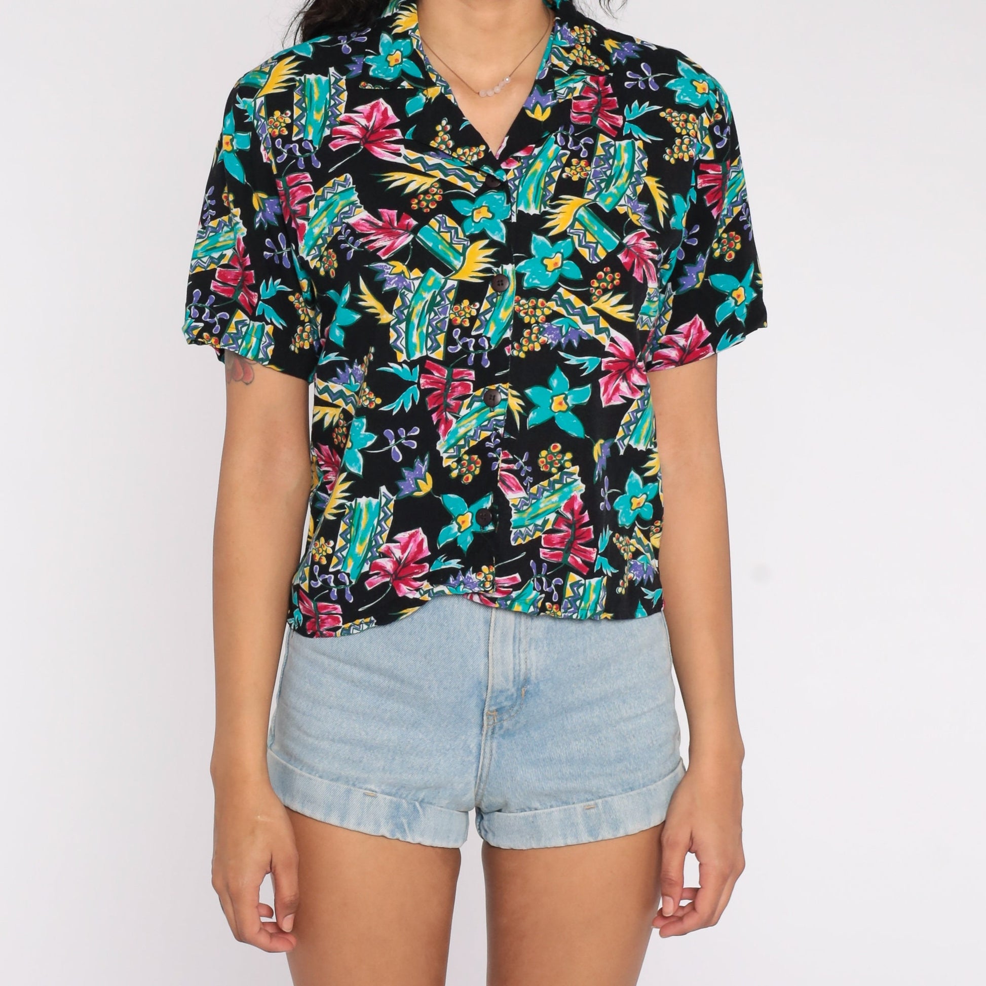 90s Black Tropical Floral Button-Up Shirt Short Sleeve Small S
