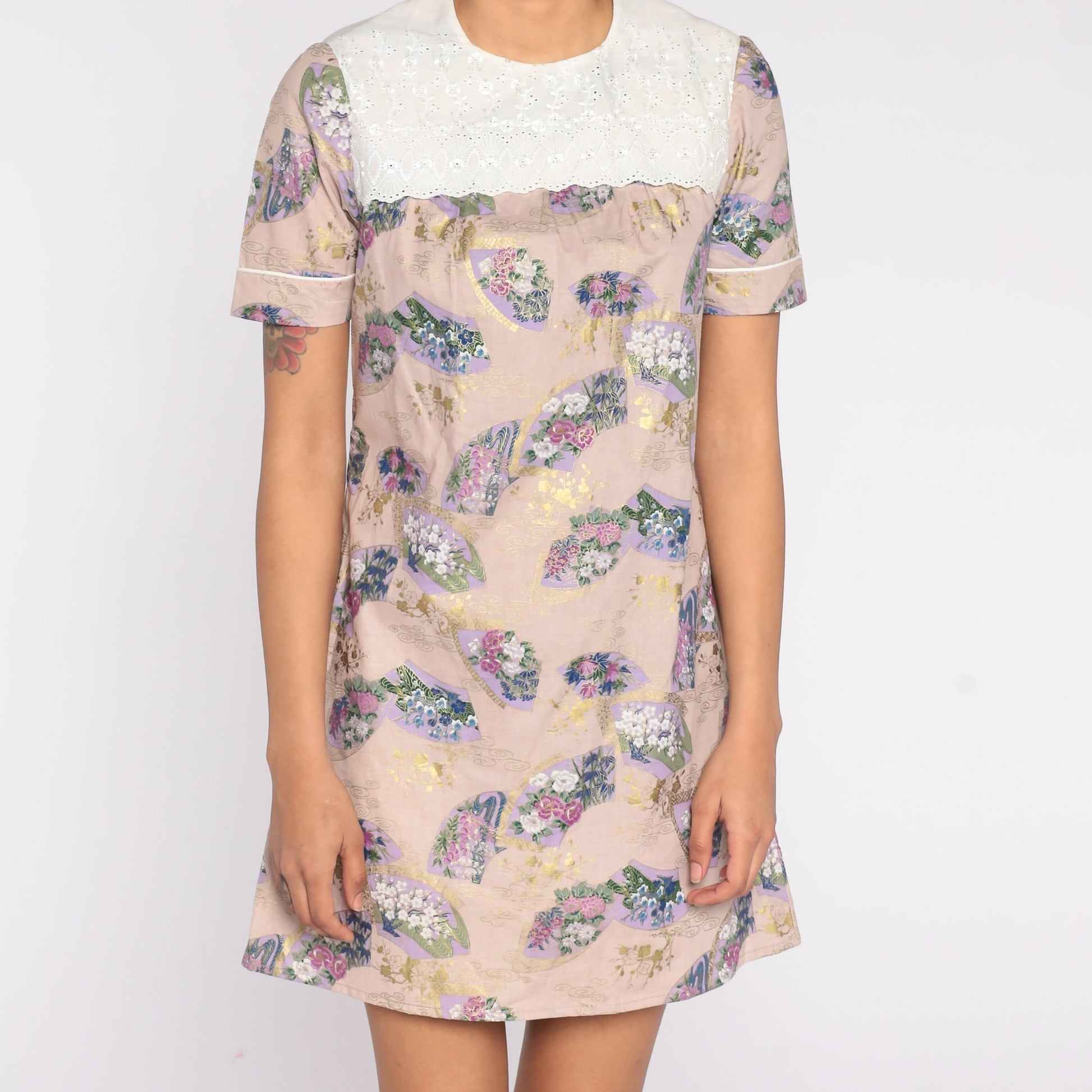 60s Asian Floral Mini Shift Dress Eyelet Lace Bib Short Sleeve Extra Small