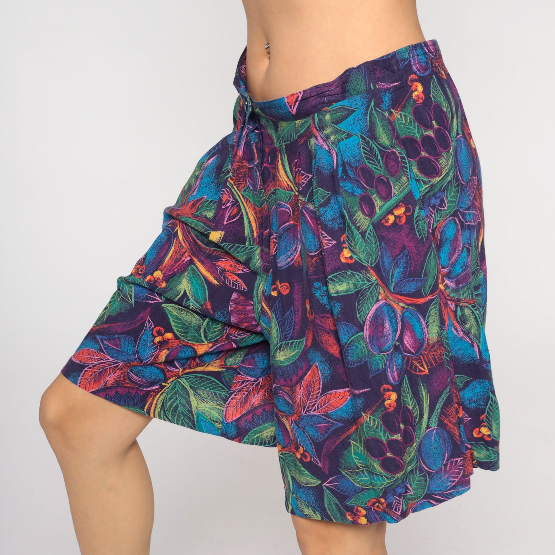 90s Fruit Leaf Print High-Waist Pleated Shorts Rayon Medium M