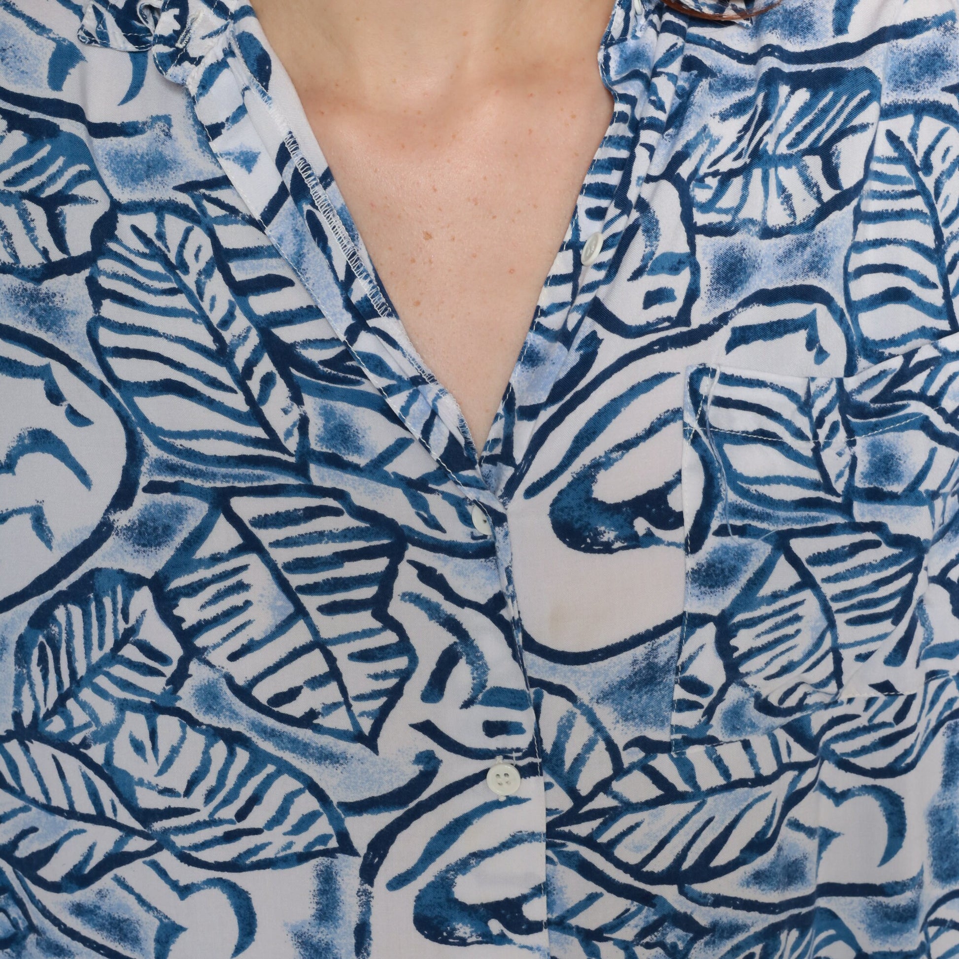 90s Blue White Leaf Print Button Up Shirt Rayon Large L