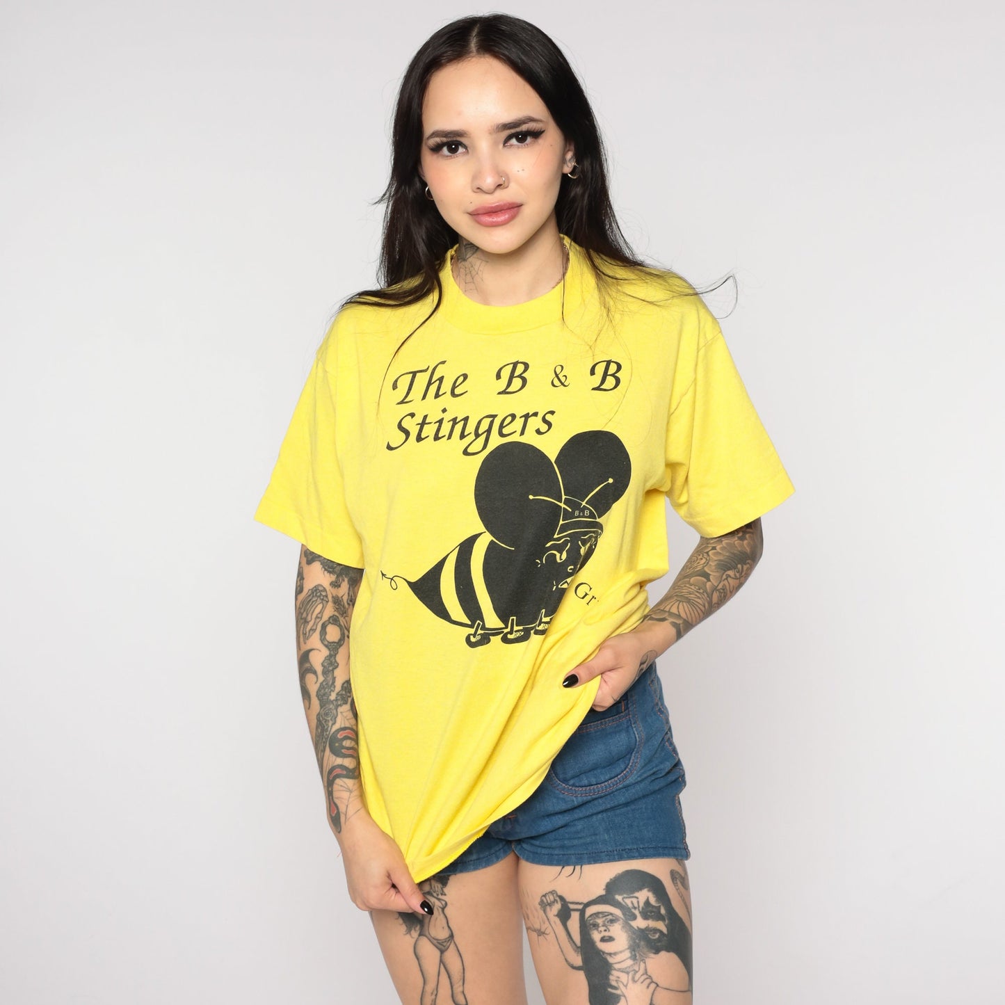 80s B & B Stingers Bee Cocktail Graphic T-Shirt Yellow Screen Stars Medium