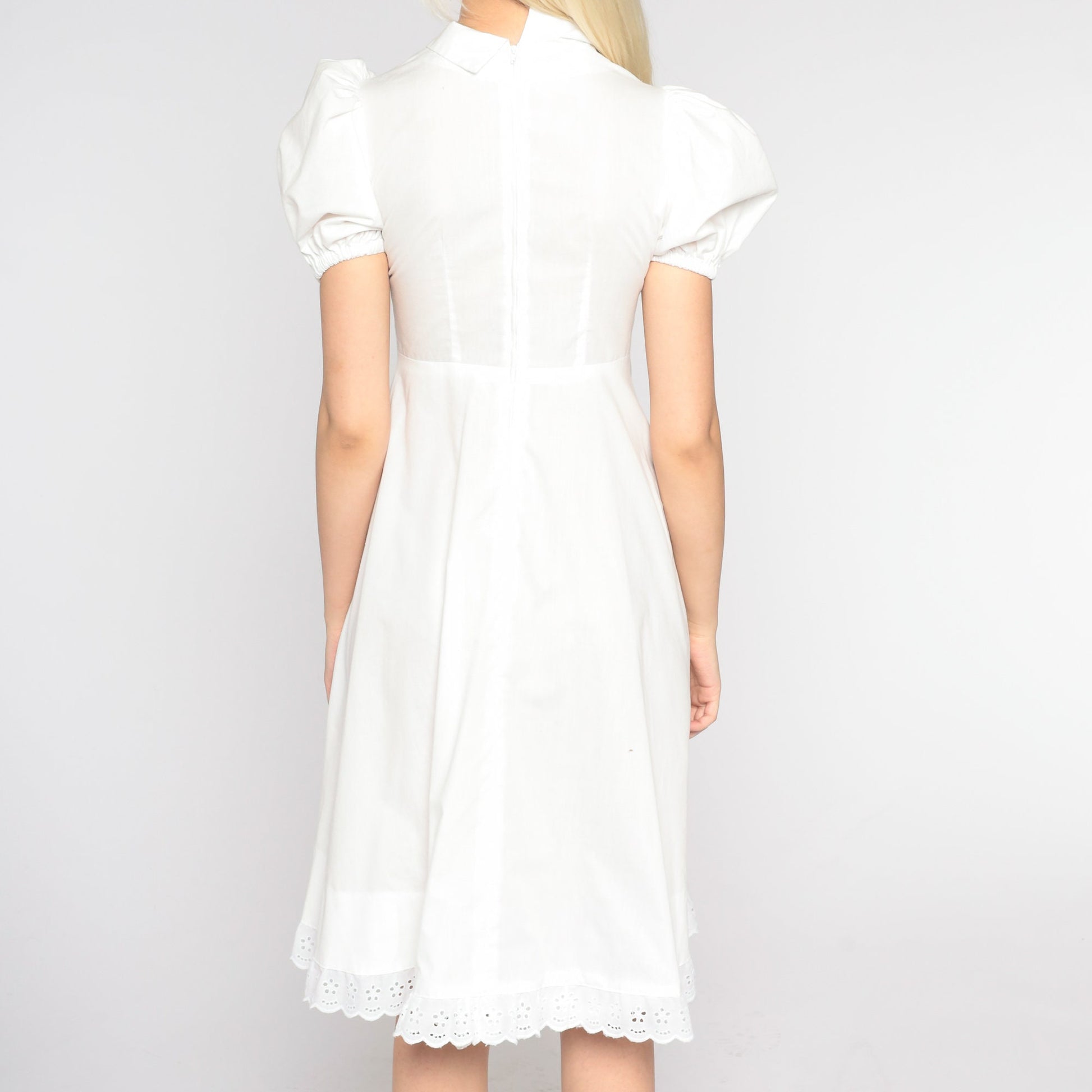 70s White Peasant Dress Puff Sleeve Eyelet Basque Waist Knee Length Extra Small